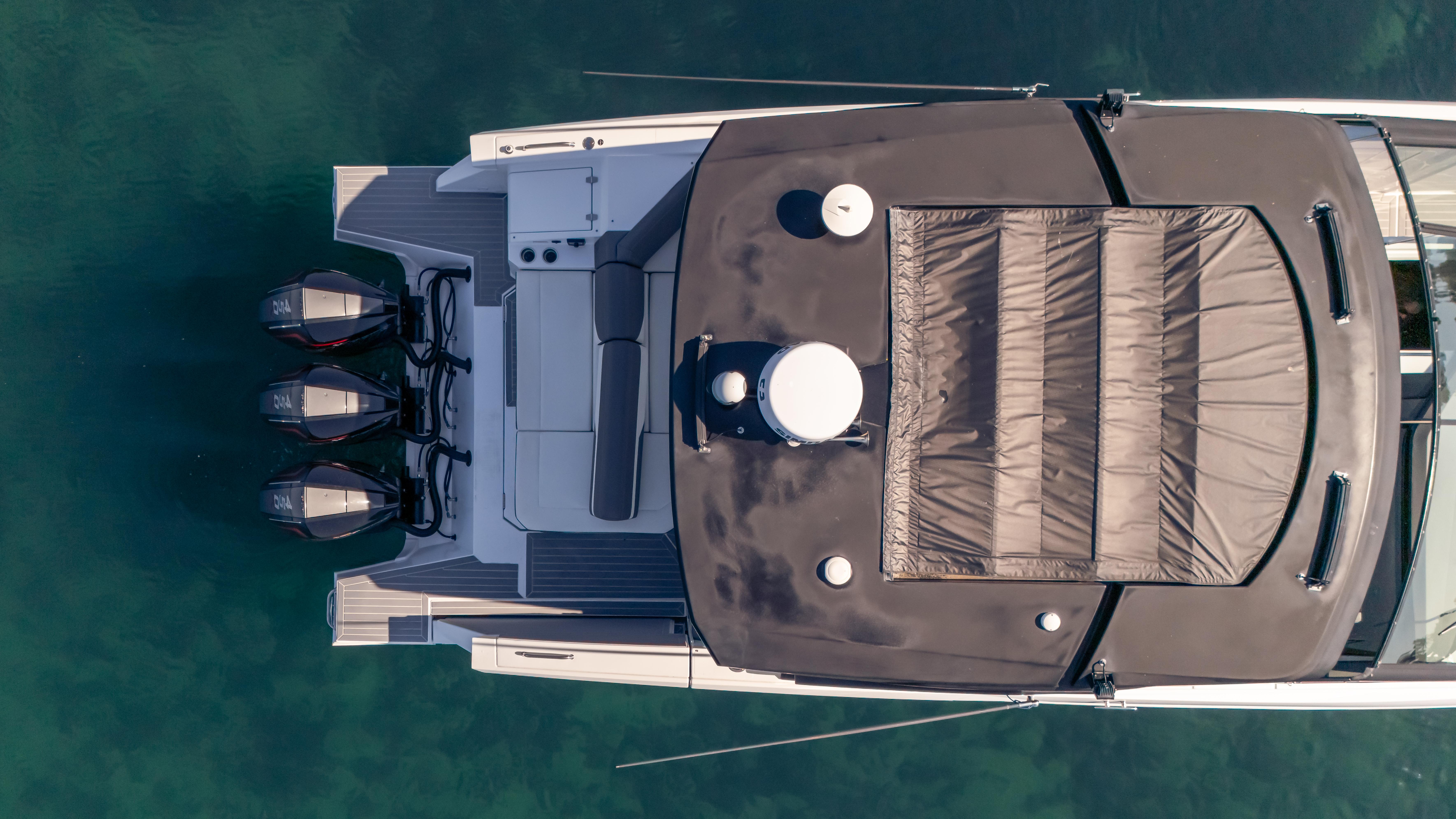 2021-cruisers-yachts-38-gls-ob-450r-power-9717592-20250407131419458-1_XLARGE