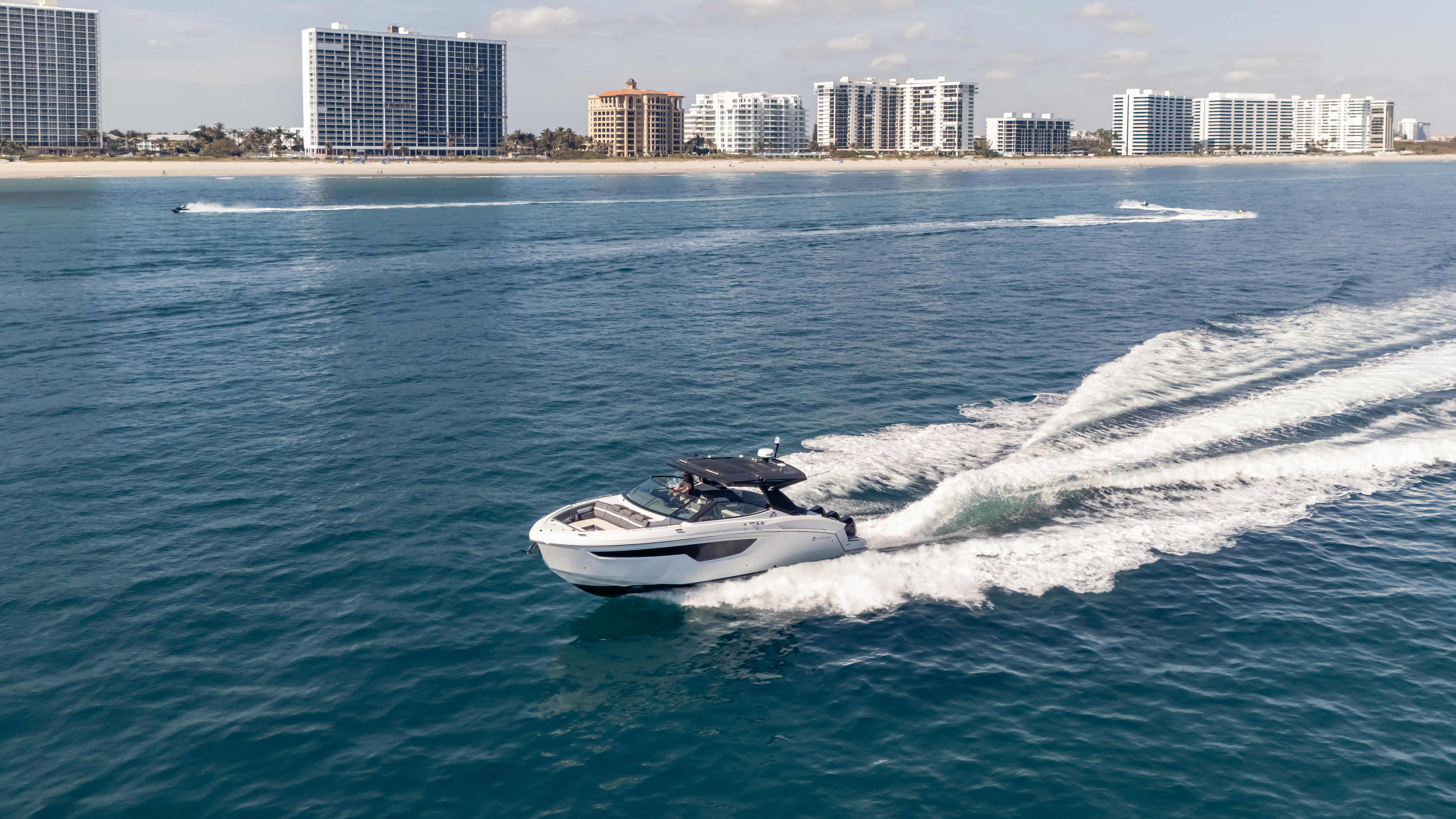 2021-cruisers-yachts-38-gls-ob-450r-power-9717592-20250407131556572-1_XLARGE