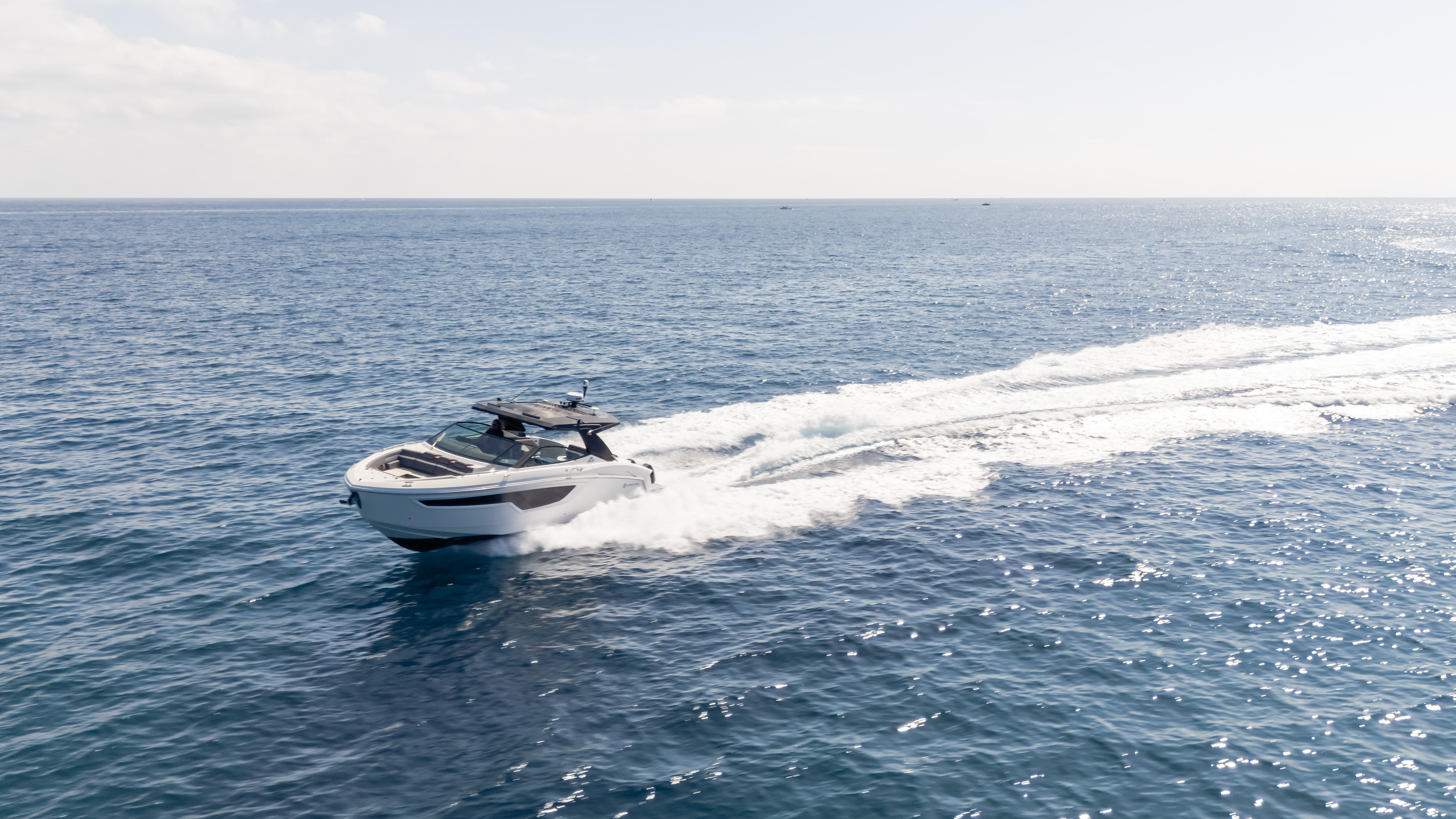2021-cruisers-yachts-38-gls-ob-450r-power-9717592-20250407131709571-1_XLARGE