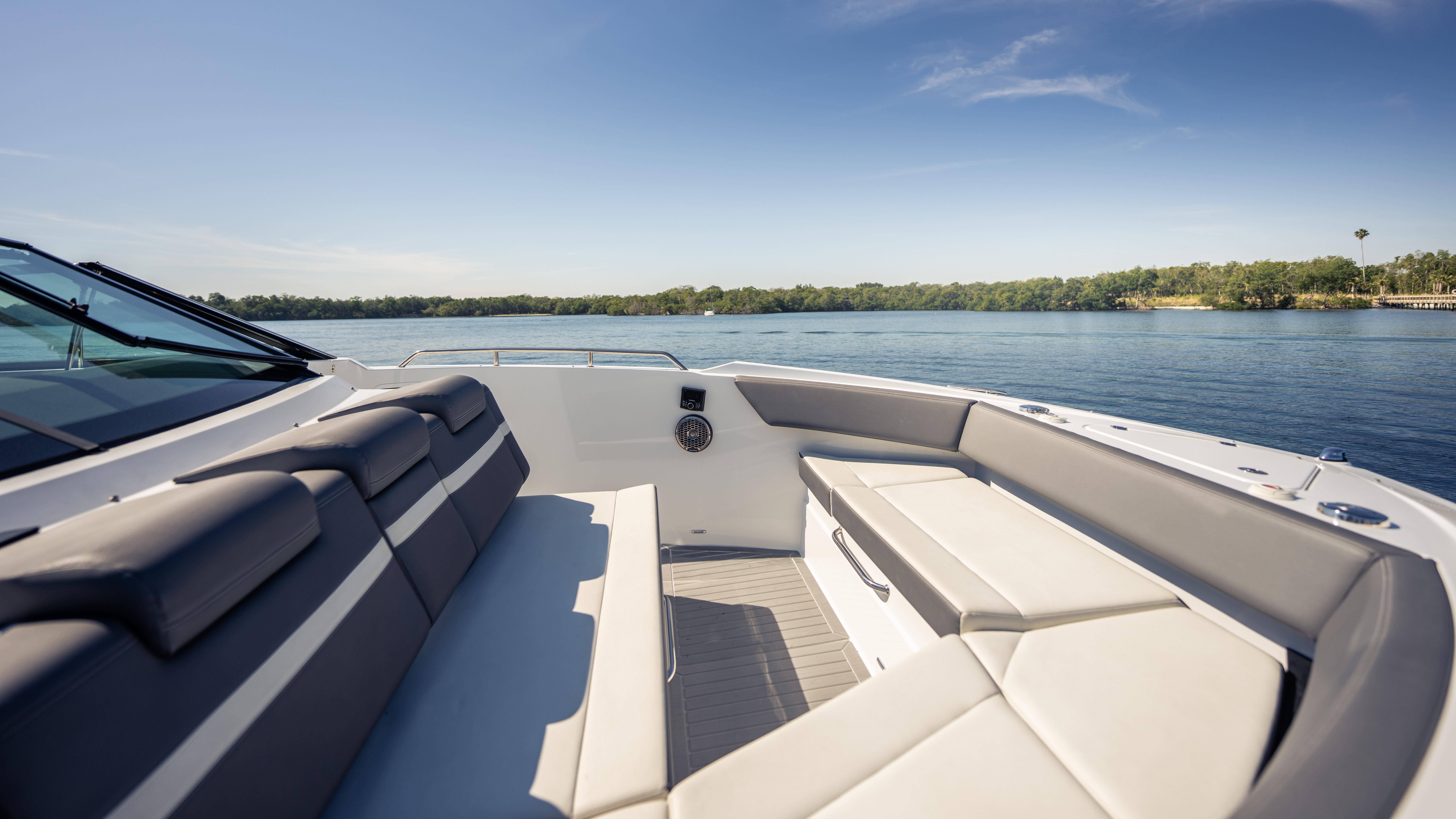 2021-cruisers-yachts-38-gls-ob-450r-power-9717592-20250407131825644-1_XLARGE