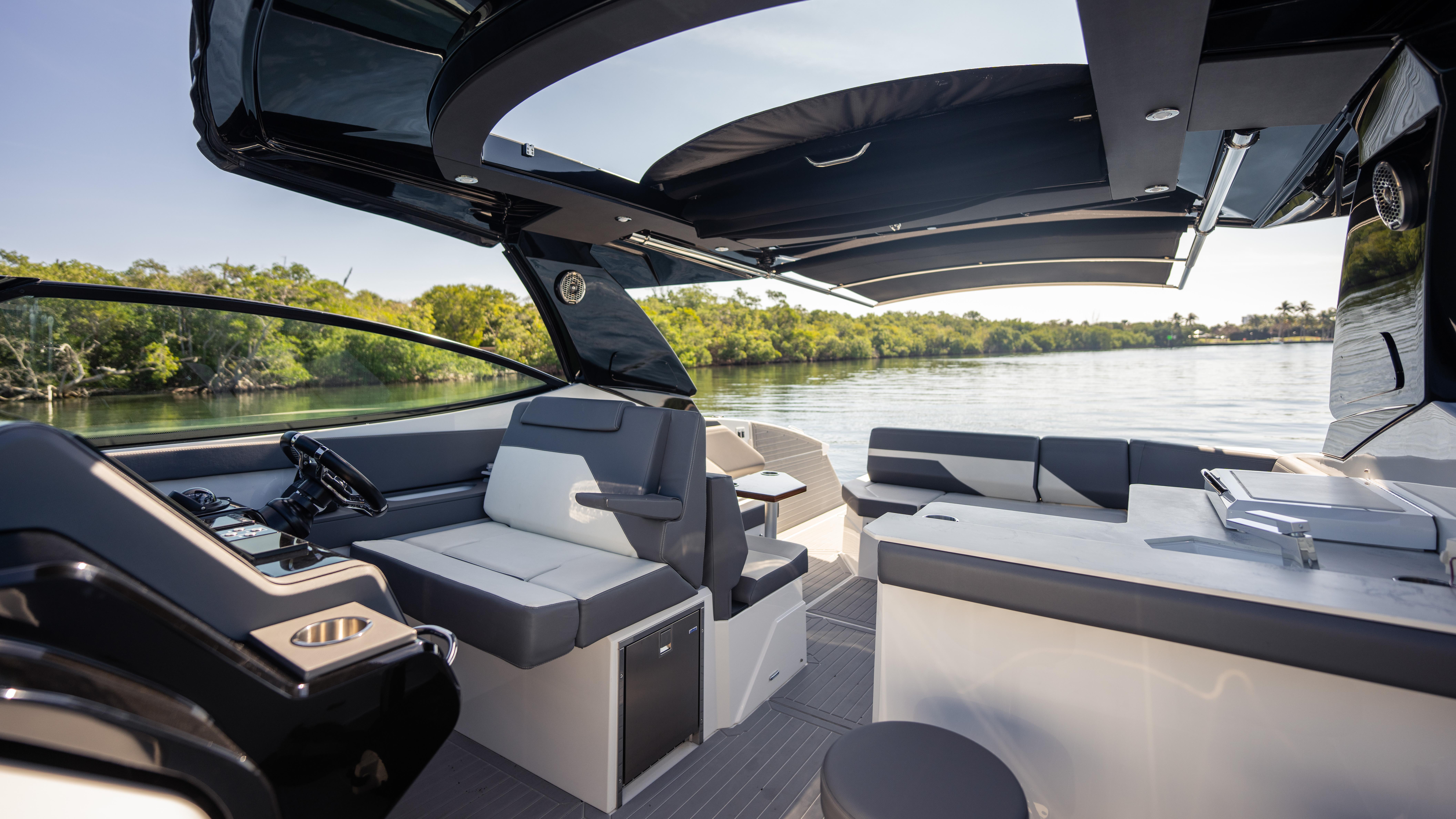 2021-cruisers-yachts-38-gls-ob-450r-power-9717592-20250407131946442-1_XLARGE