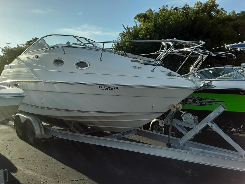 2001 Used Commodore 2460 Regal | New & Used Boats For Sale | South ...