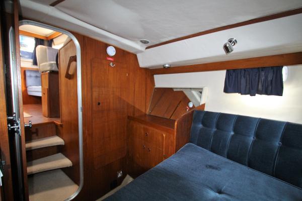 1985 Birchwood 31 Commodore
