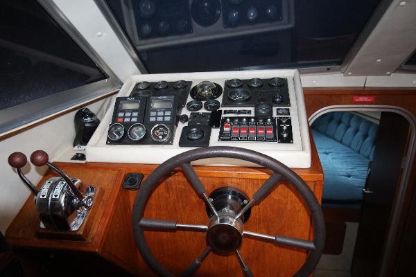 1985 Birchwood 31 Commodore
