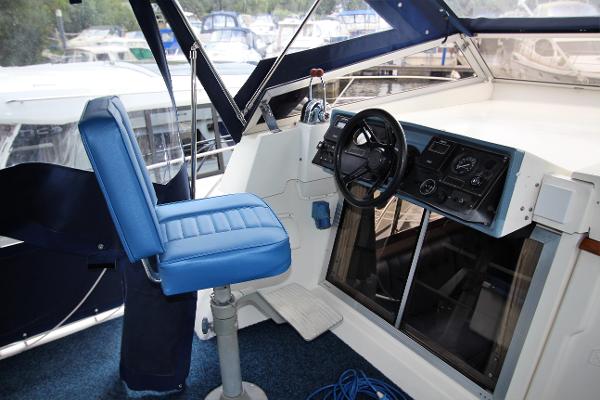1985 Birchwood 31 Commodore