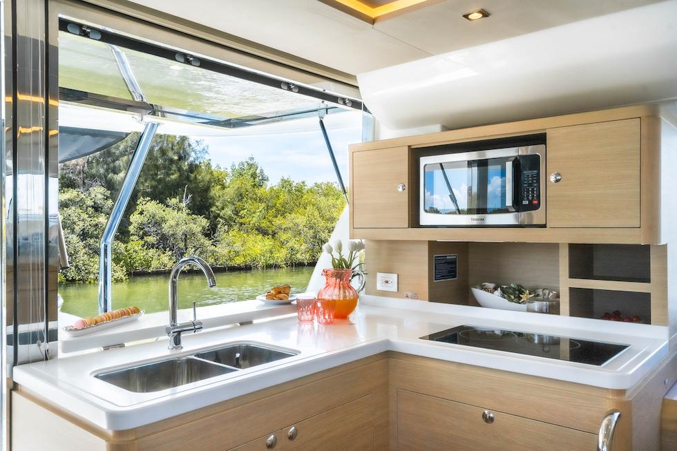 Aquila-44 Power Cat 2025-44 Yacht FL-US-9857613 | Thumbnail