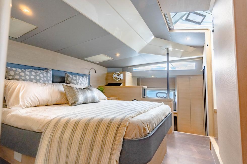 Aquila-44 Power Cat 2025-44 Yacht FL-US-9857613 | Thumbnail