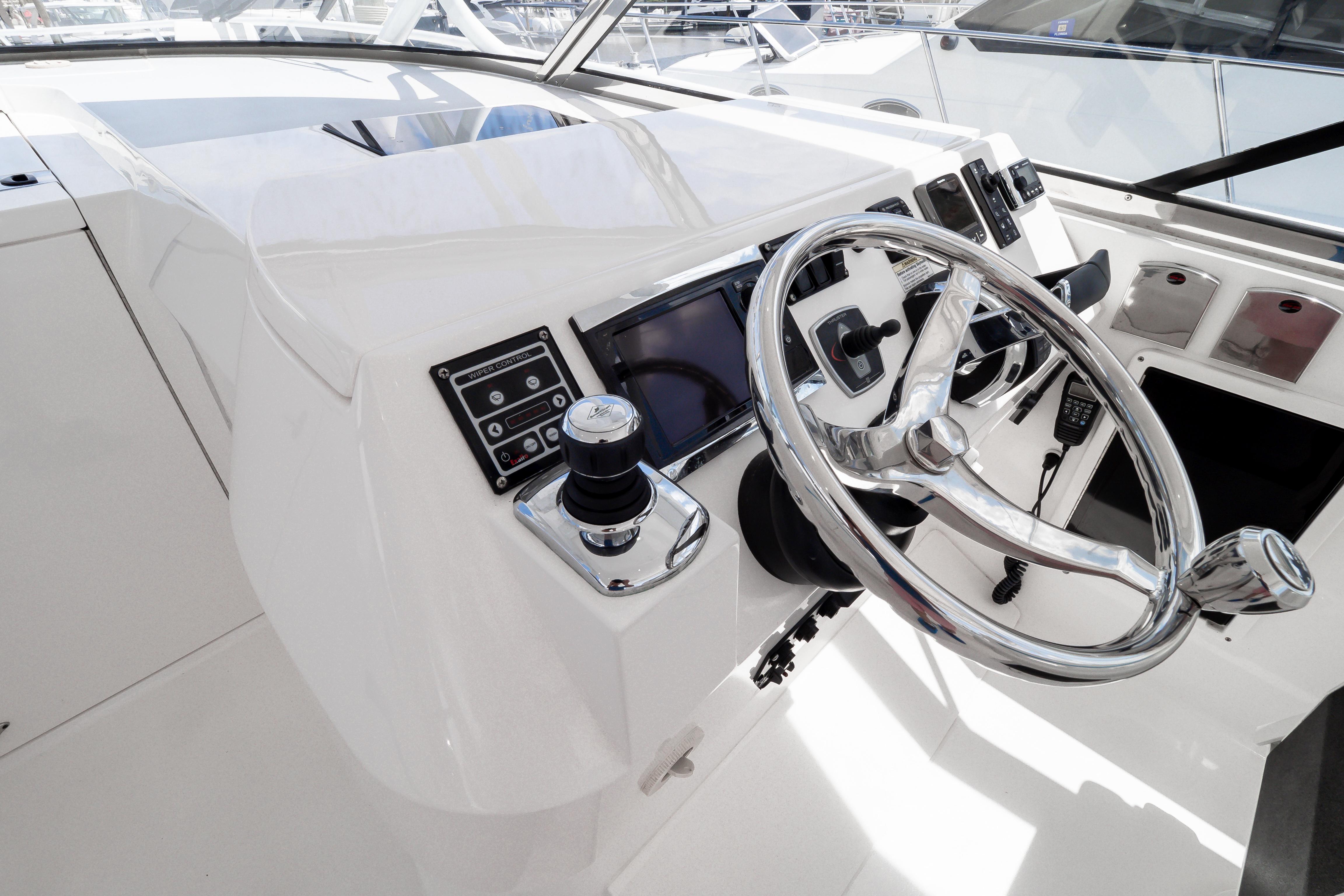 2016 Intrepid 430 Sport Yacht