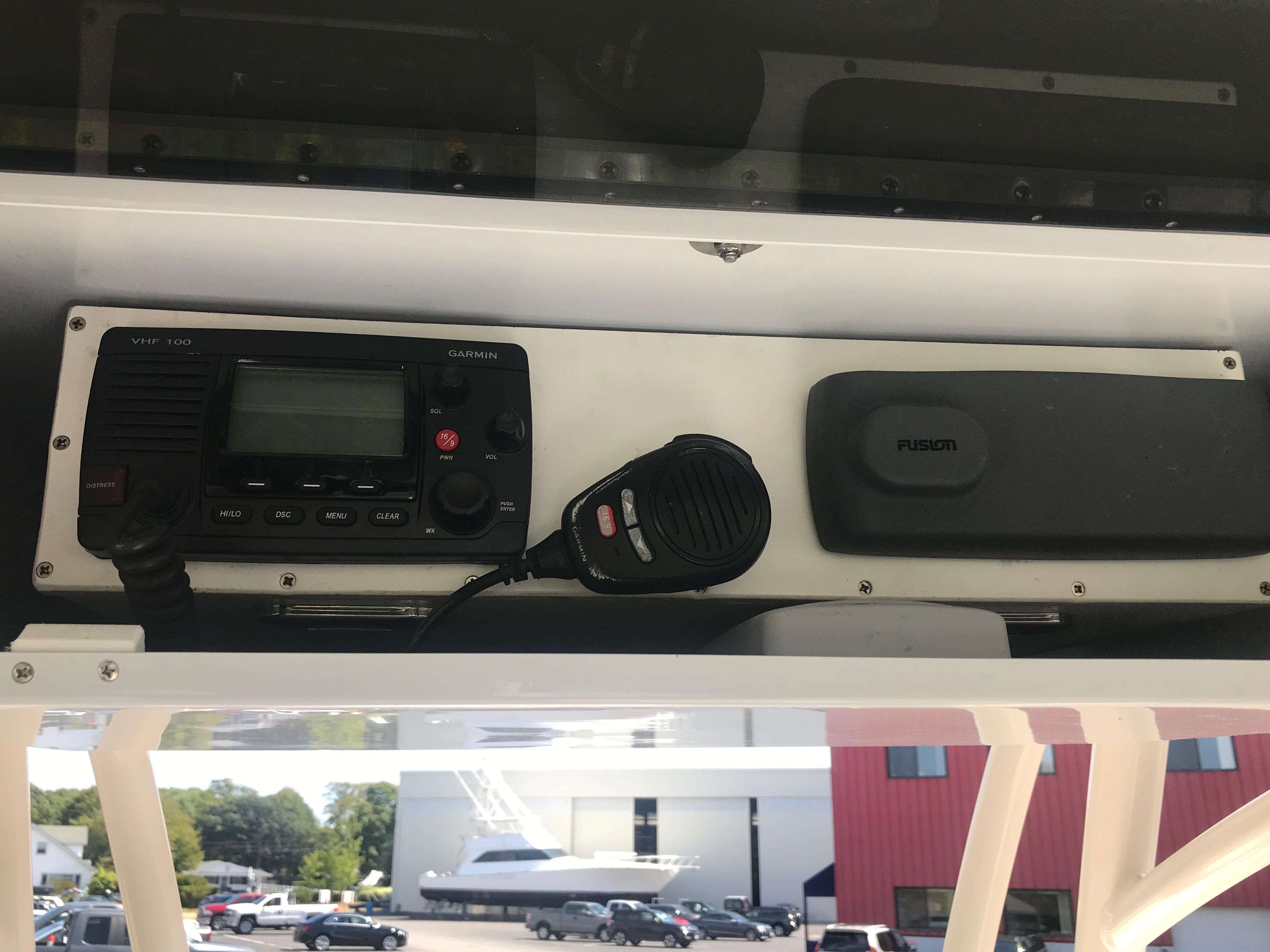 28 ft Zodiac Pro Optimum T-top with VHF and Stereo