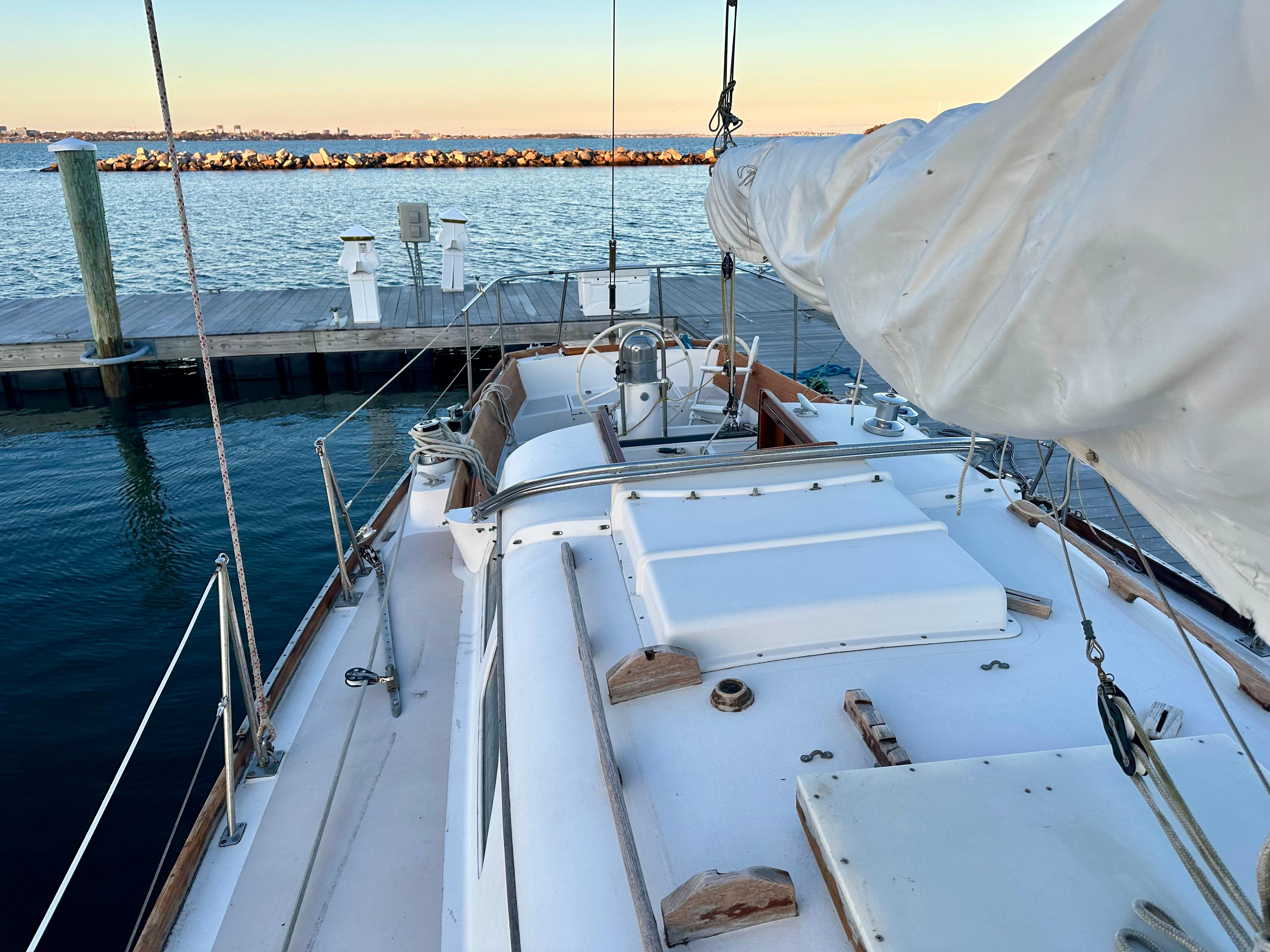 Newport RI Yacht Brokerage