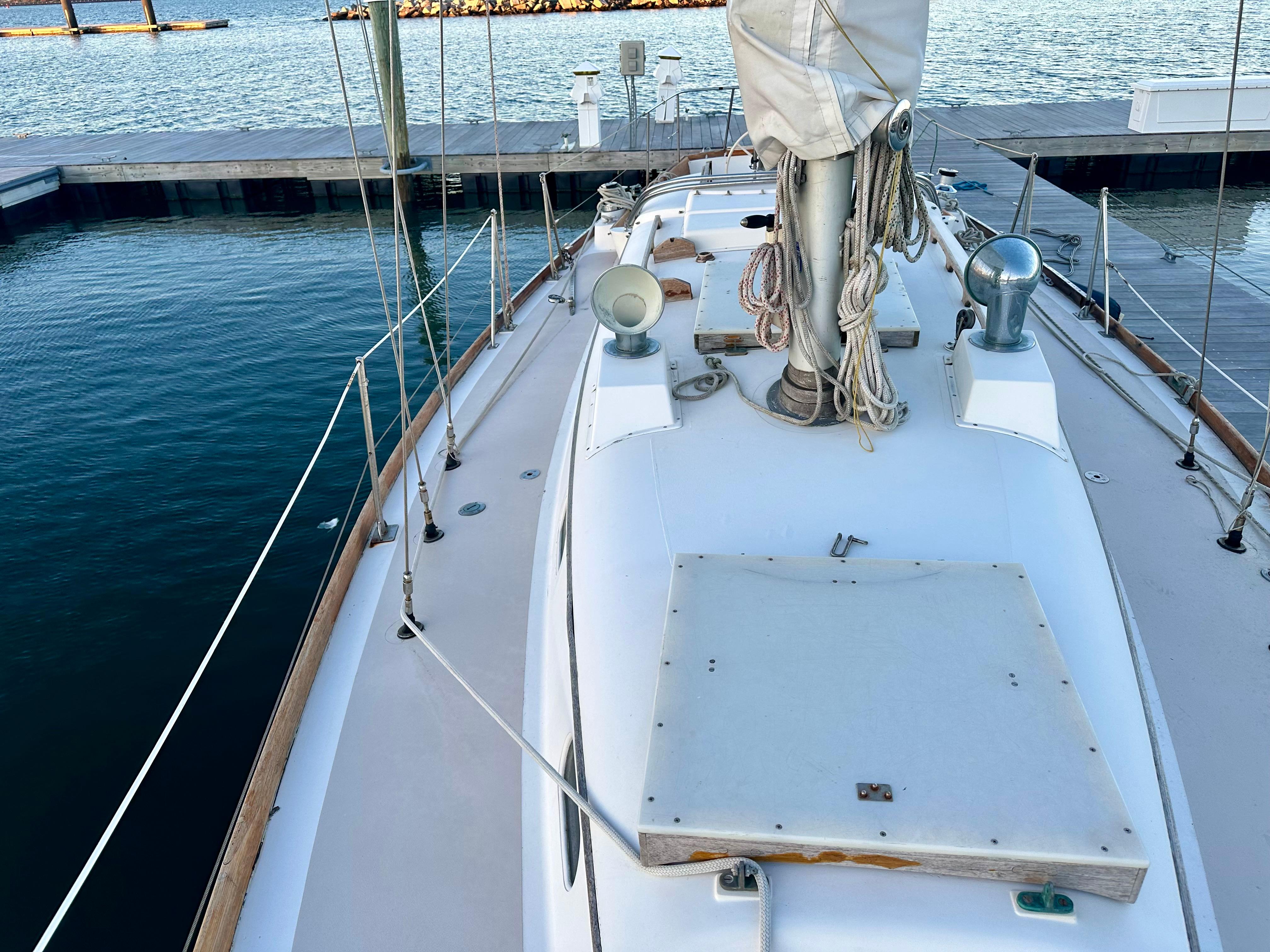 Newport RI Yacht Brokerage