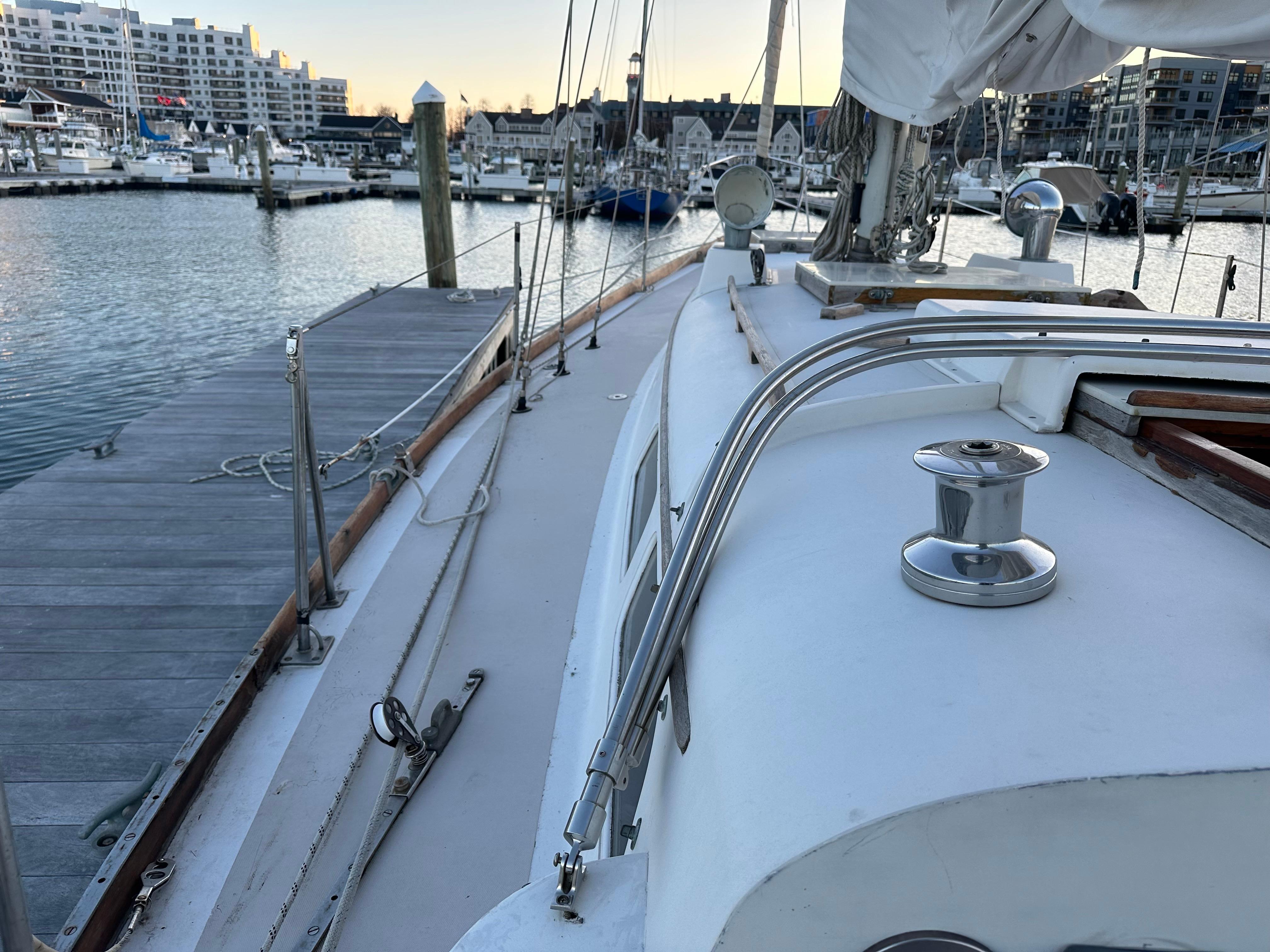 Newport RI Yacht Brokerage