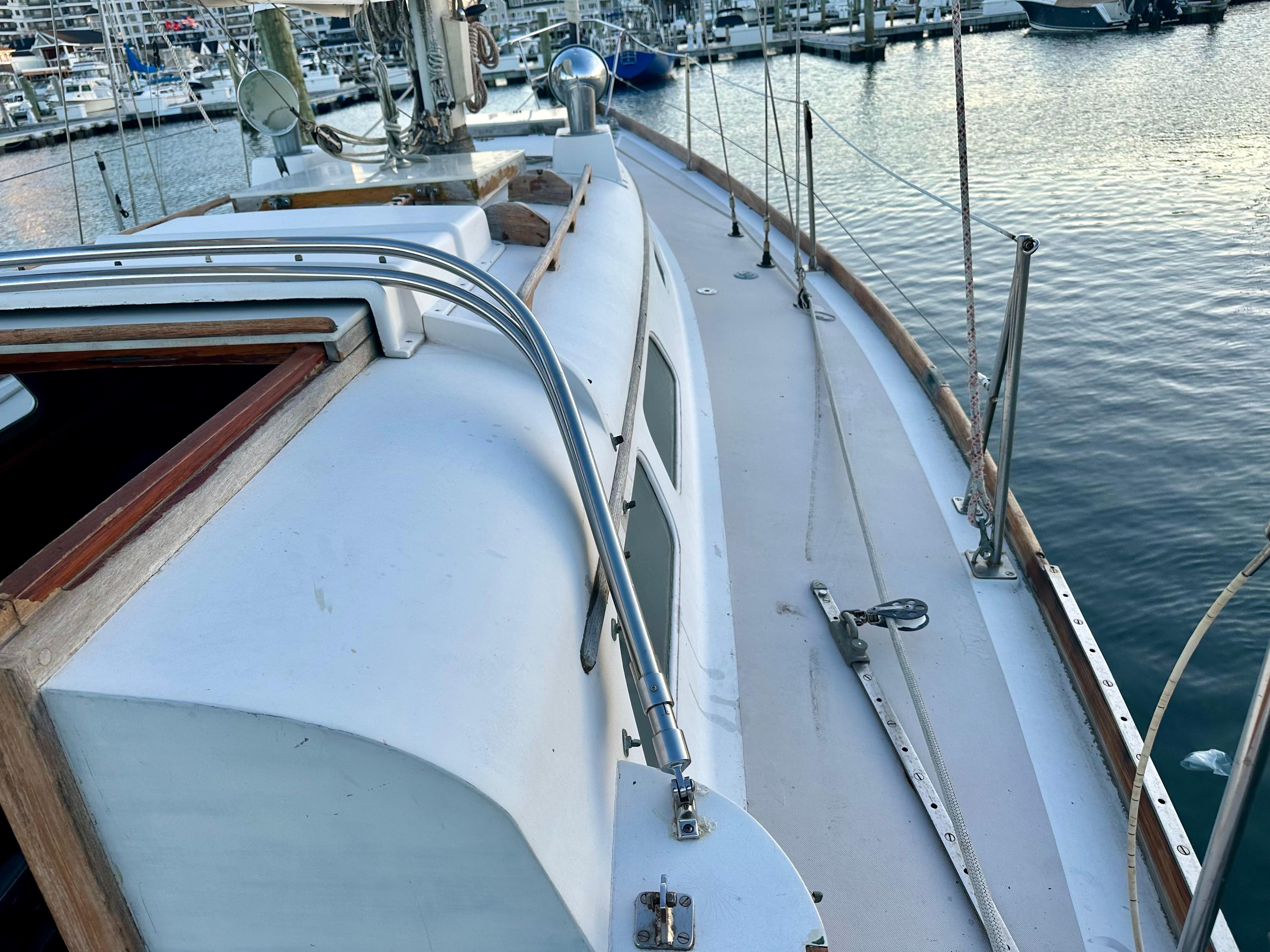 Newport RI Yacht Brokerage