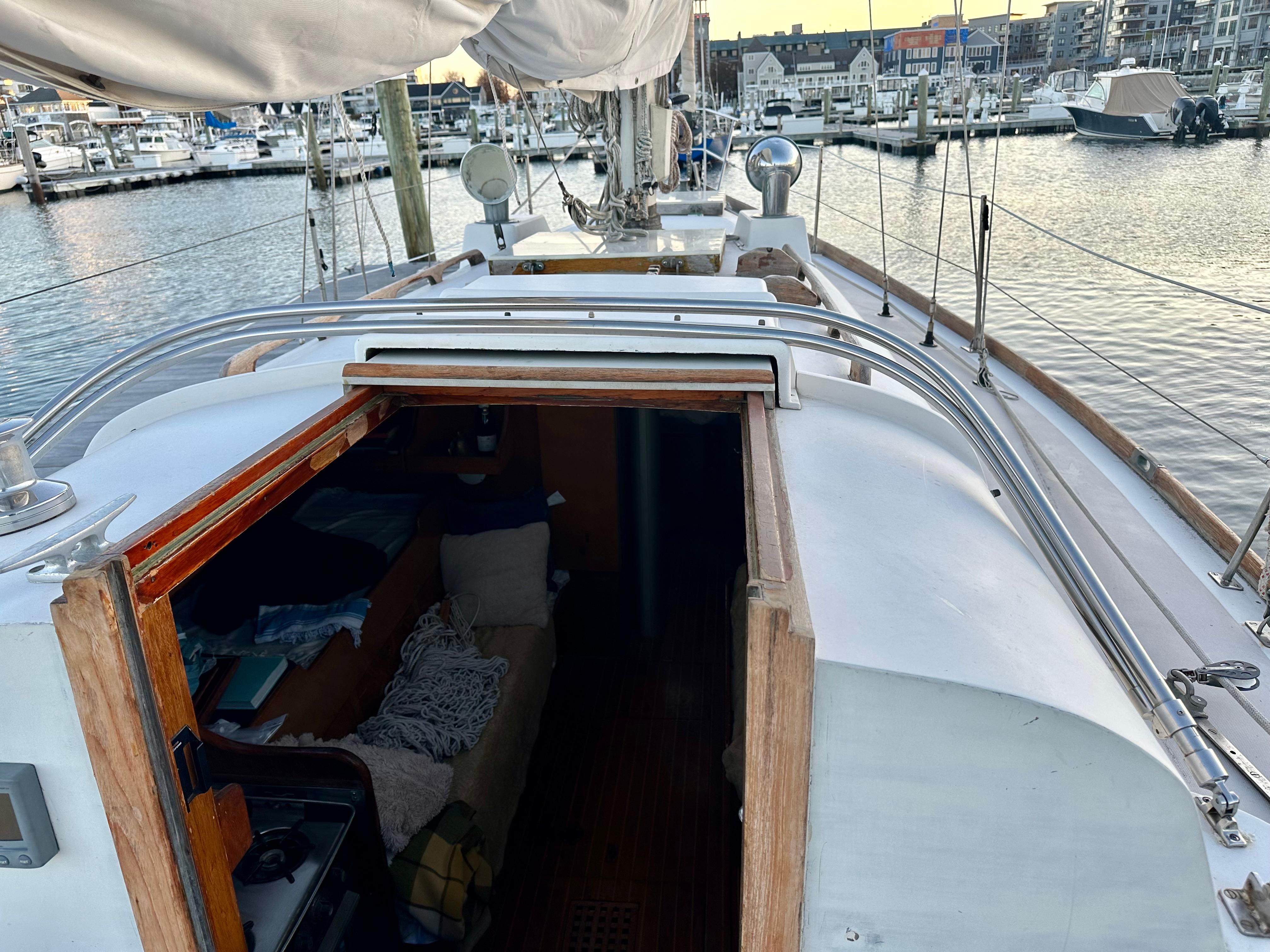 Newport RI Yacht Brokerage