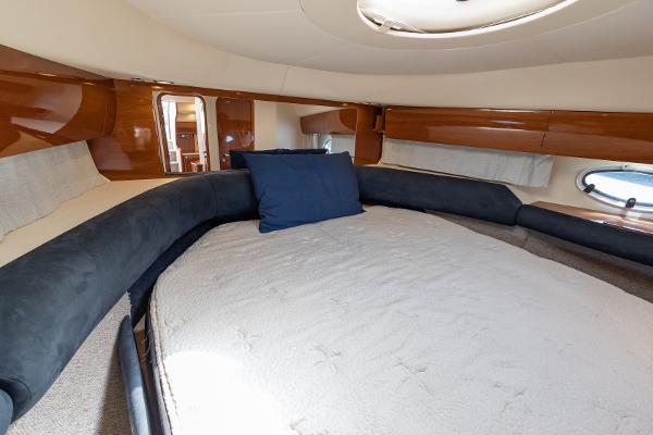 Princess Motor Yacht Sales - Used Princess V42