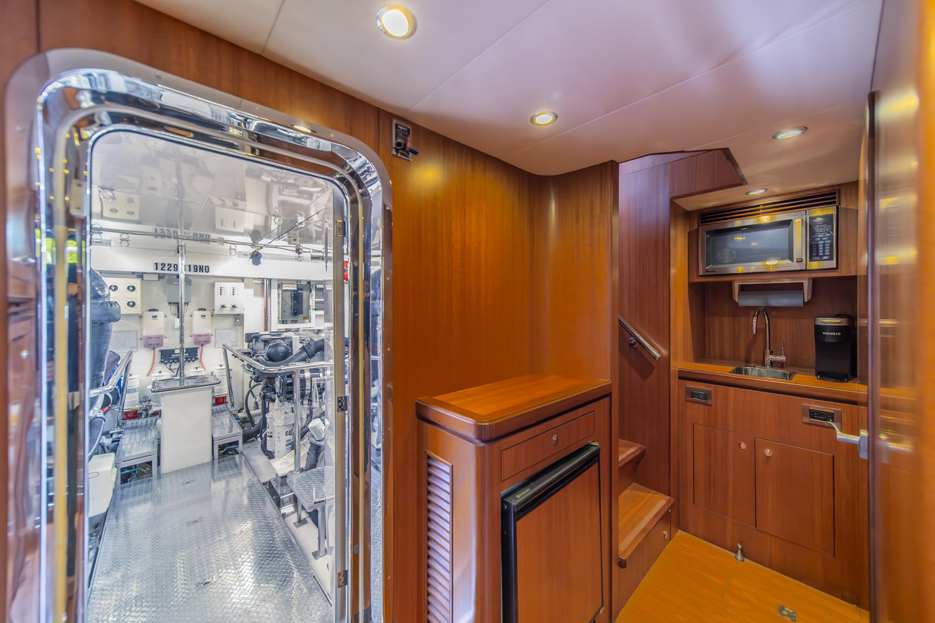 2011 Ocean Alexander Motor Yacht #TBBA74016LLC inventory image at Sun Country Yachts, South Lake Union (Seattle) 2011 Ocean Alexander Motor Yacht #TBBA74016LLC inventory image at Sun Country Yachts, South Lake Union (Seattle)