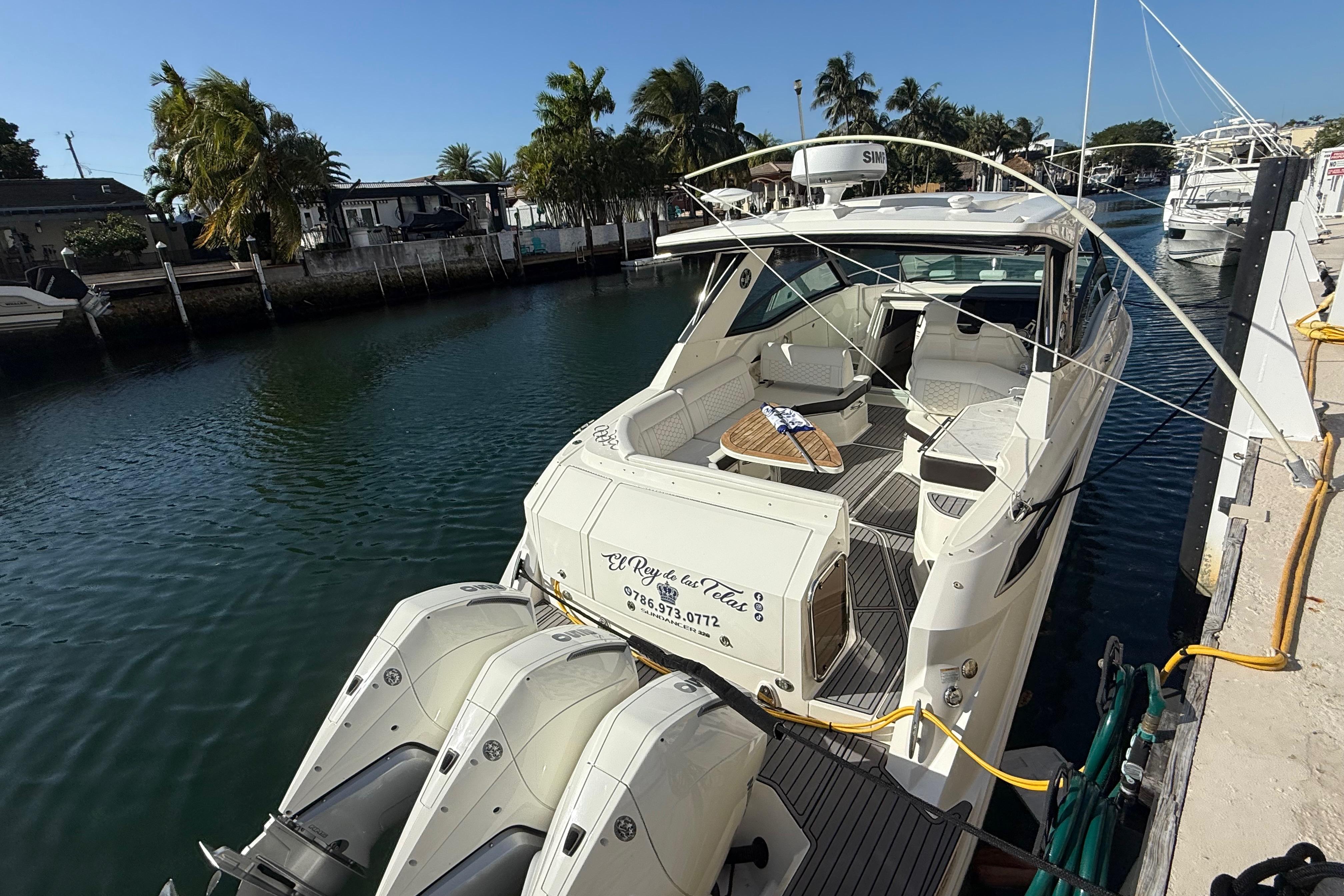 2022 Sea Ray 34.75 Sundancer 320 Outboard