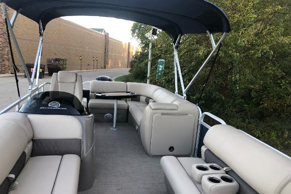 2021 Sun Tracker boat for sale, model of the boat is Party Barge 20 DLX & Image # 3 of 9