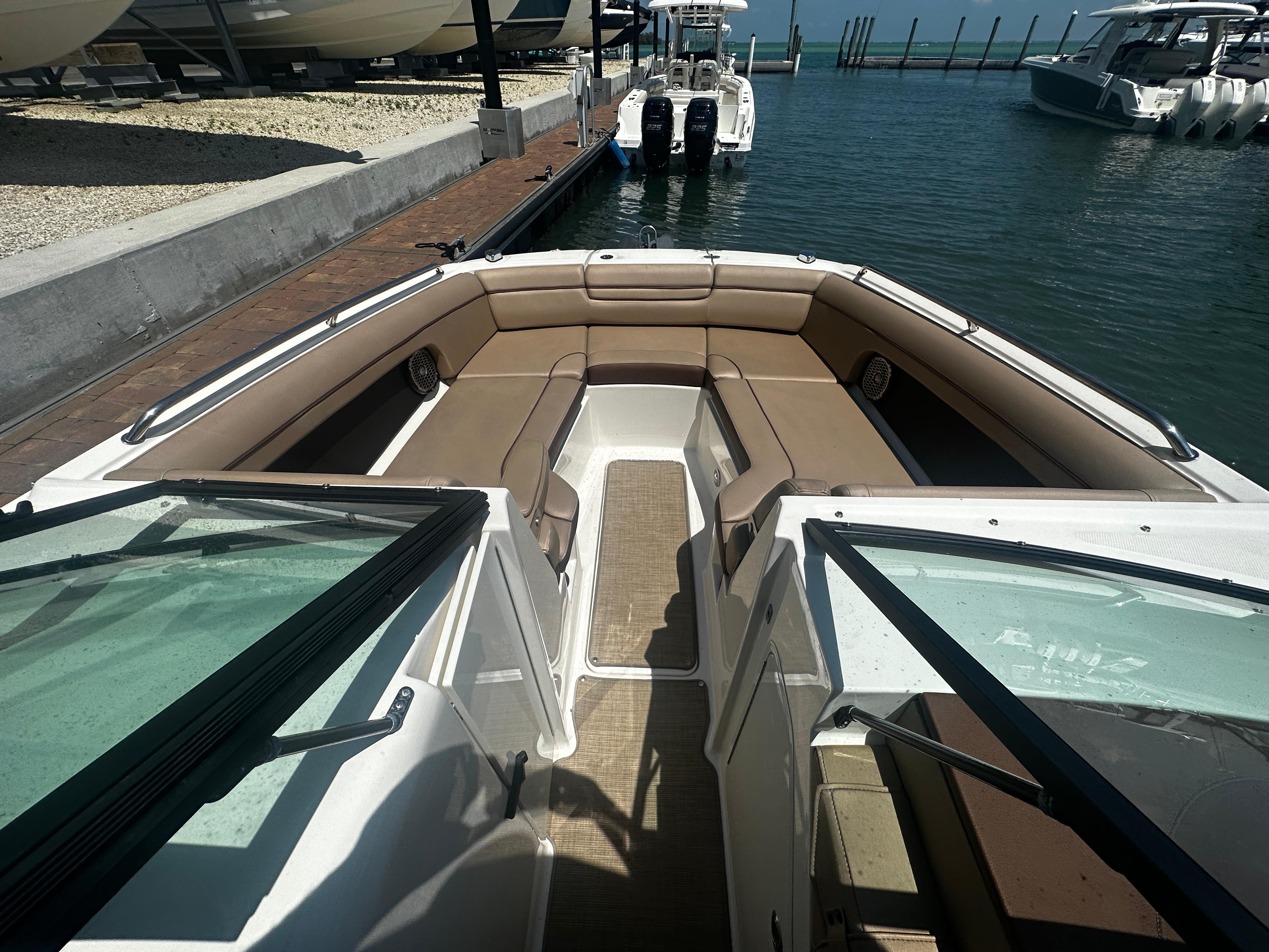 2017 Sea Ray SDX 270