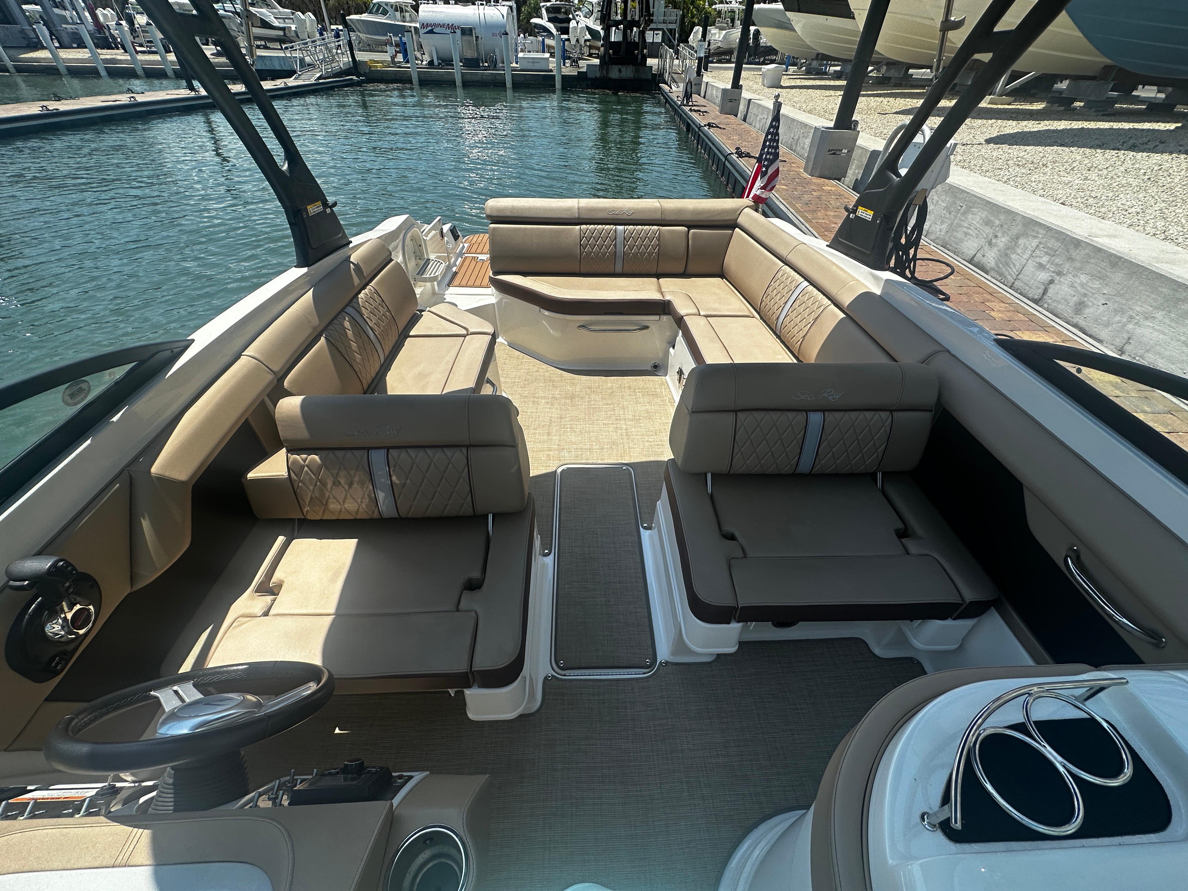 2017 Sea Ray SDX 270