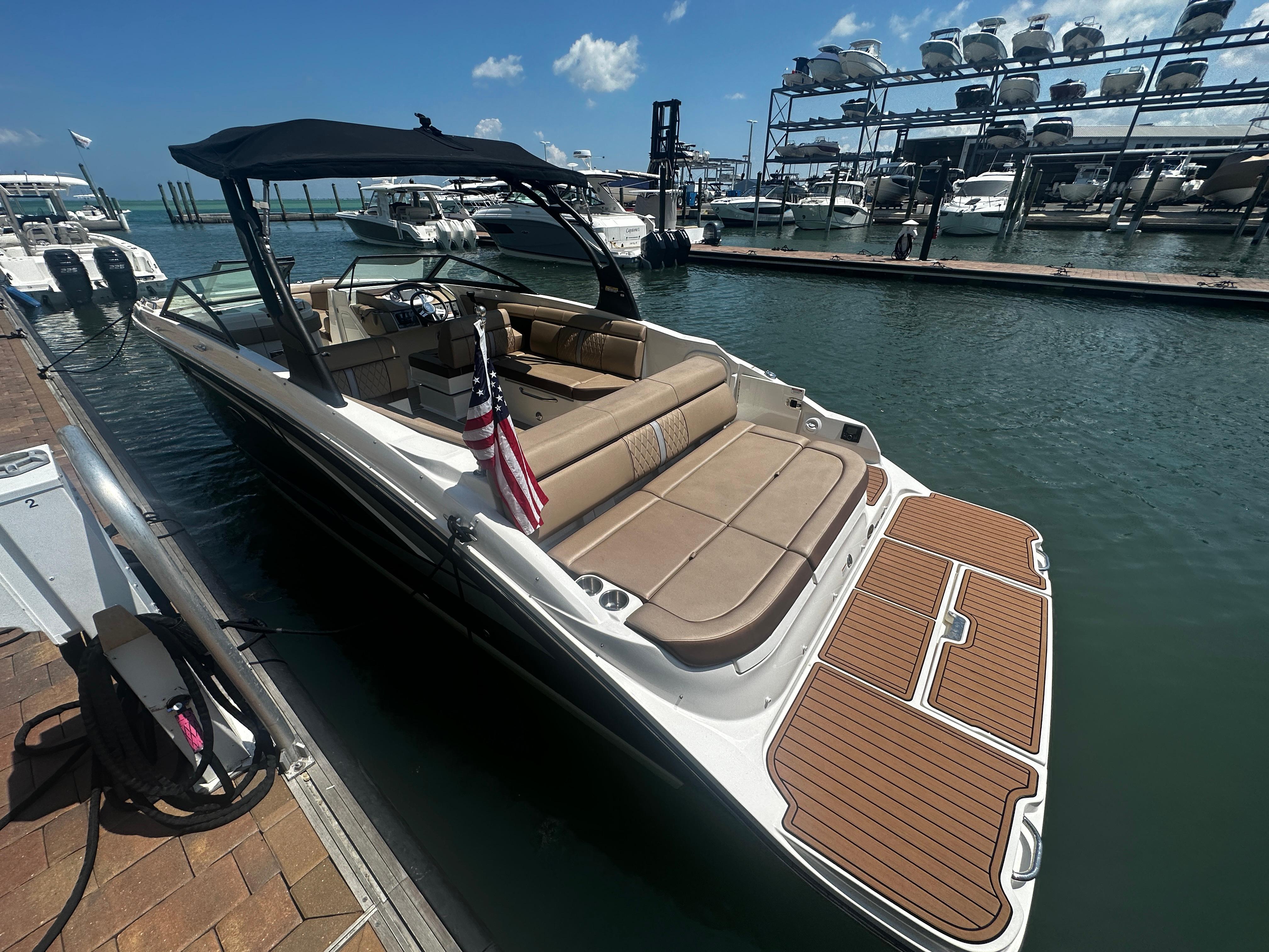 2017 Sea Ray SDX 270