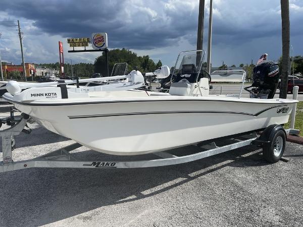 2021 Mako boat for sale, model of the boat is Pro Skiff 17 CC & Image # 1 of 7