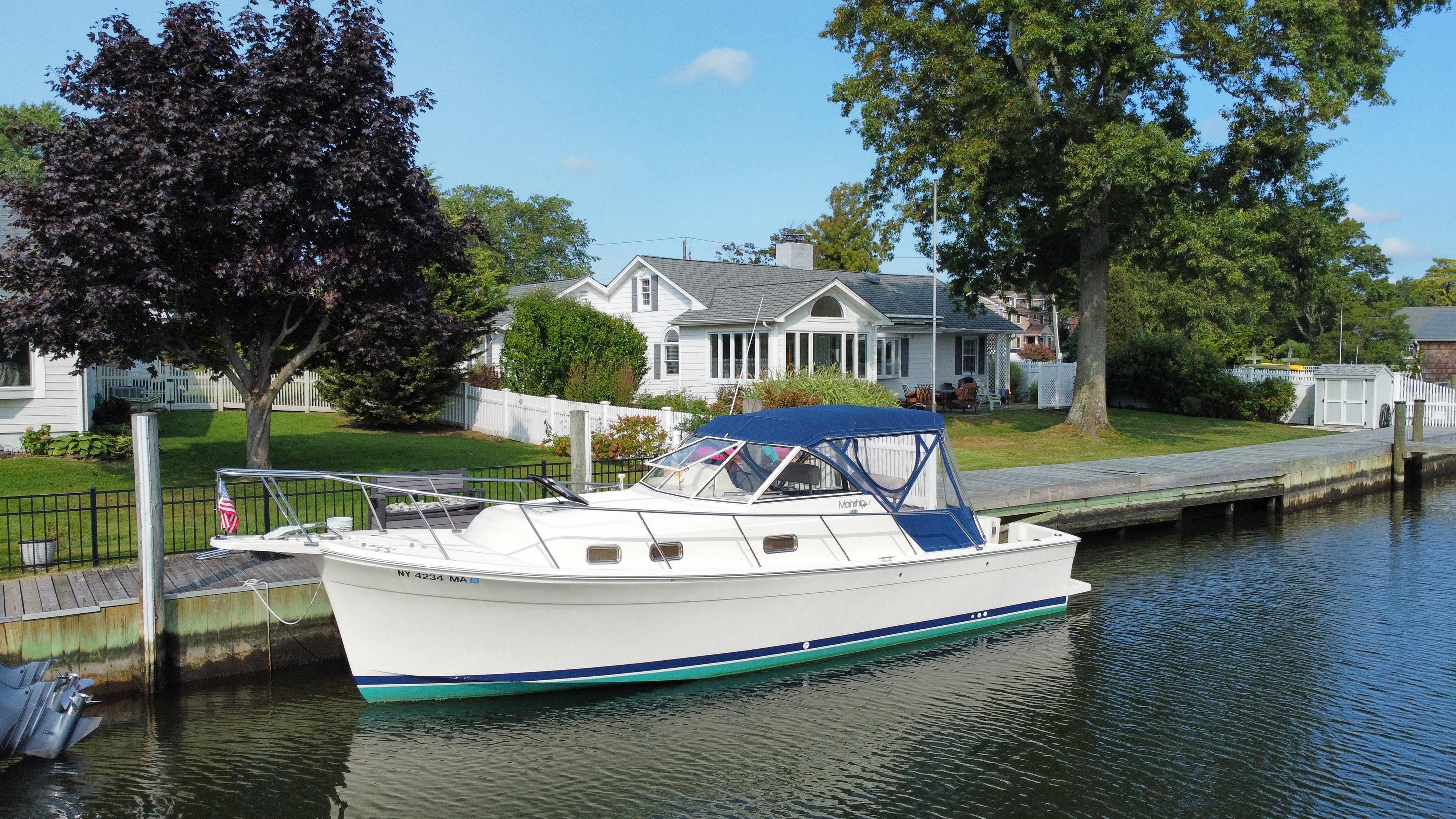 2005 Mainship Pilot 30-II Sedan