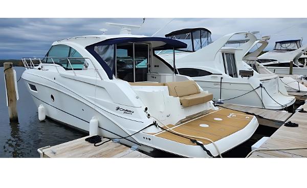 2014 Cruisers Yachts 41 Cantius