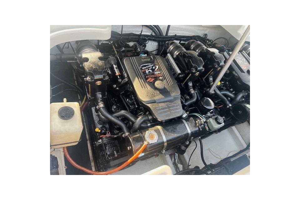 Engine of 2007 Crownline 320 LS boat, featuring MerCruiser 6.2L MPI Horizon.