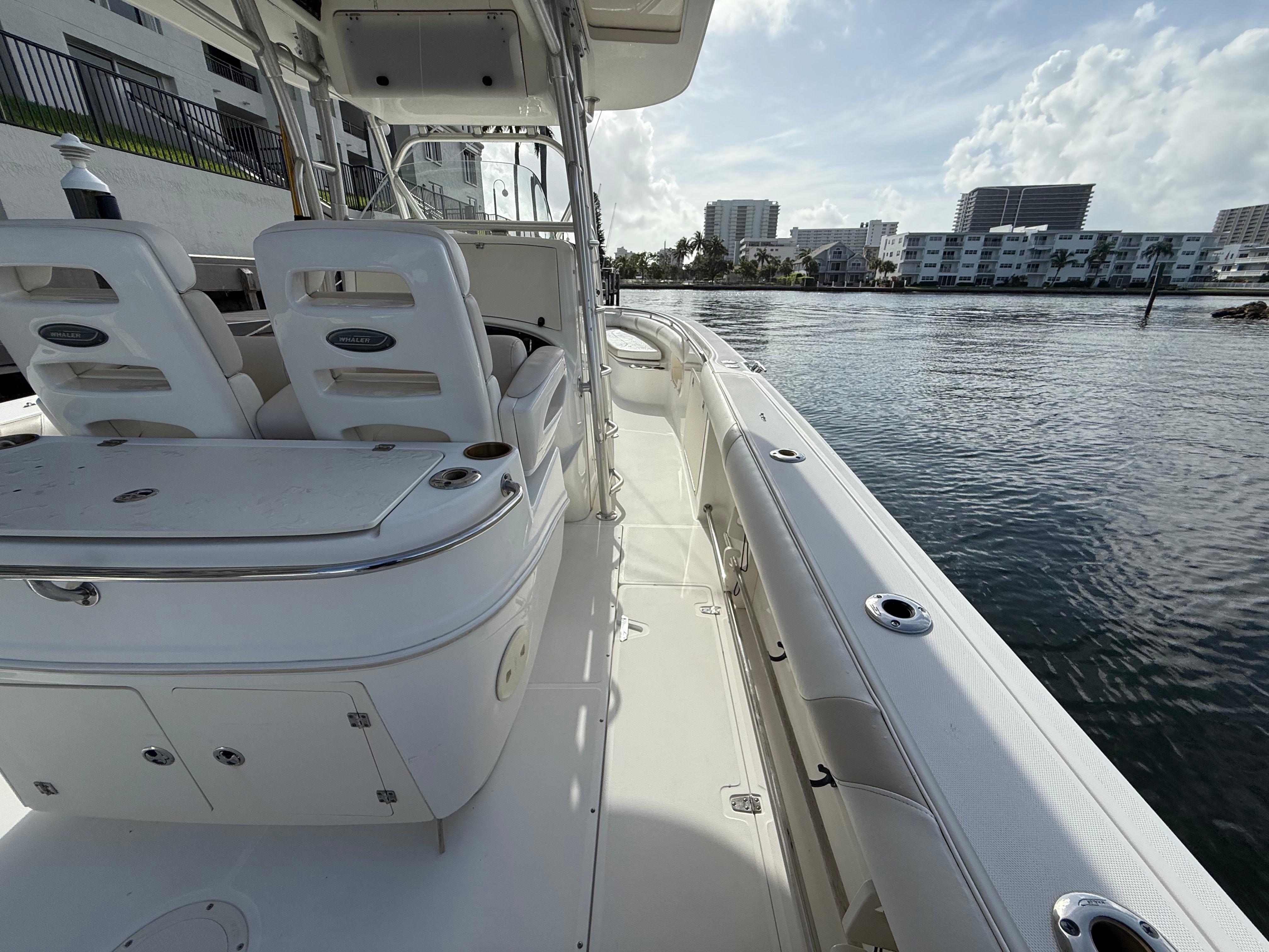 2004-boston-whaler-320-outrage-power-9777659-20250620122314181-1