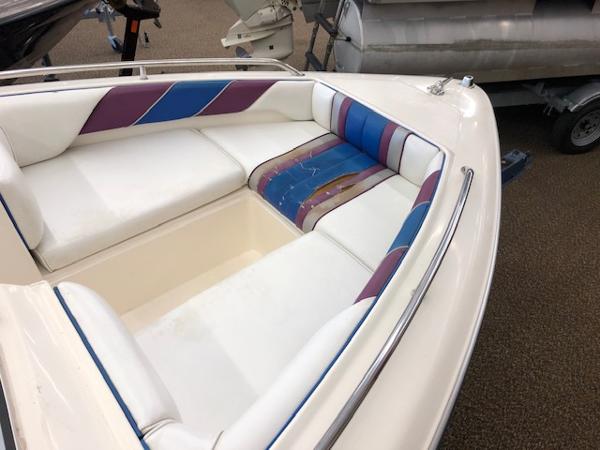 1993 Sea Ray boat for sale, model of the boat is 190 SKIRAY & Image # 8 of 14