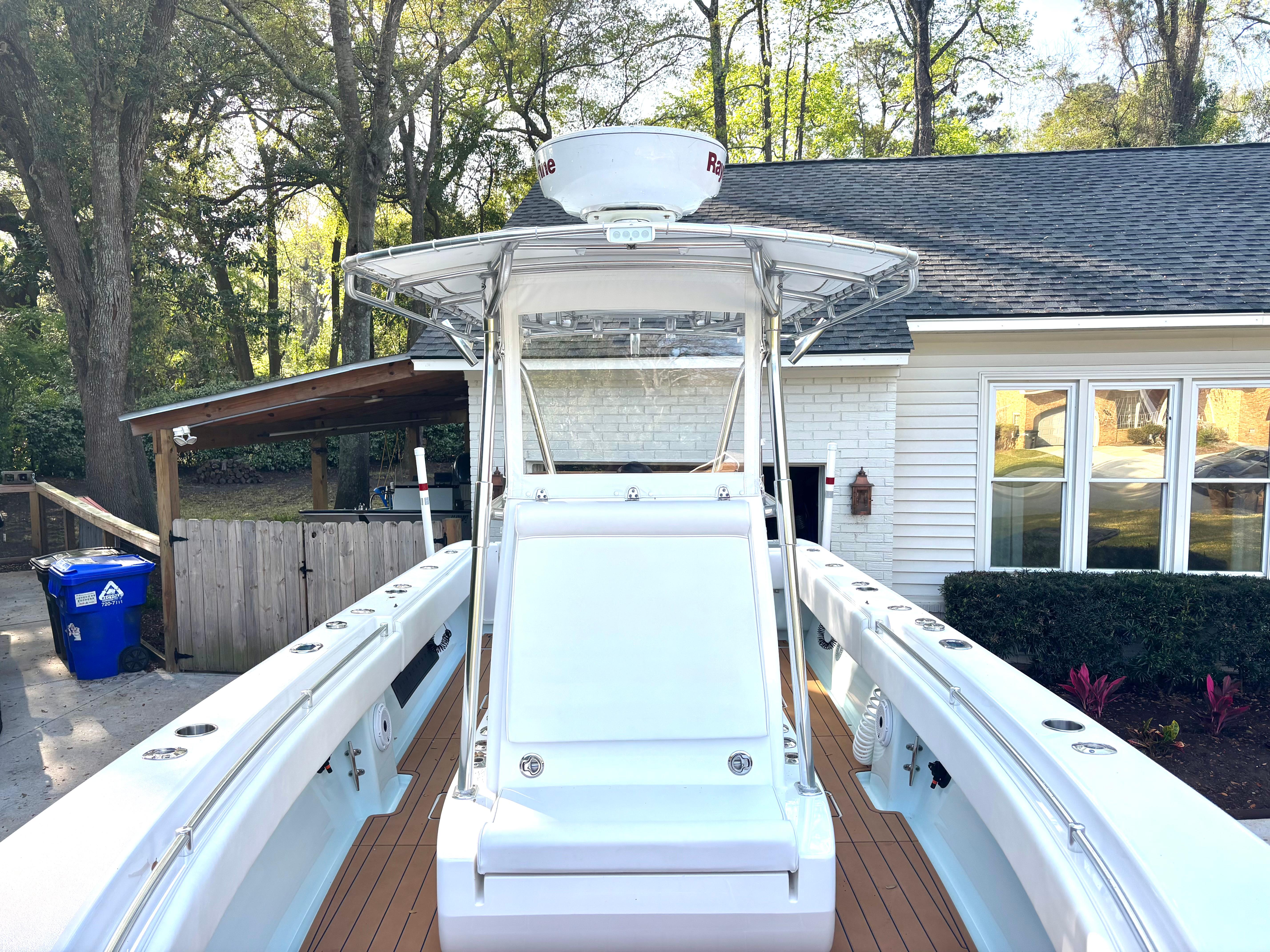 2015 Contender 30 ST - Image 8