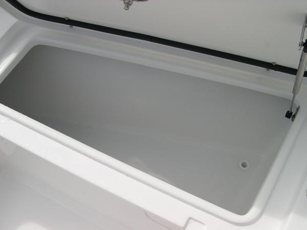 Gamefish 27 Forward Seat Photo 11
