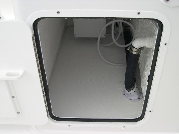 Gamefish 27 Forward Seat Photo 29