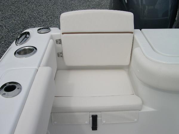 Gamefish 27 Forward Seat Photo 36