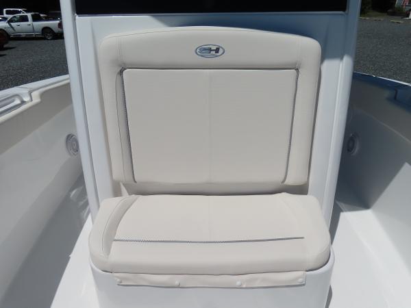 Gamefish 27 Forward Seat Photo 21