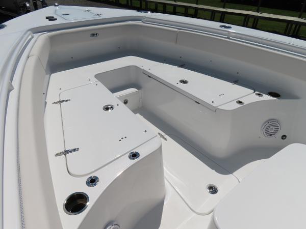 Gamefish 27 Forward Seat Photo 10