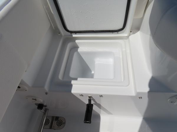 Gamefish 27 Forward Seat Photo 47