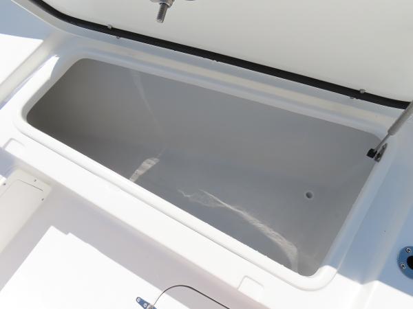 Gamefish 27 Forward Seat Photo 14