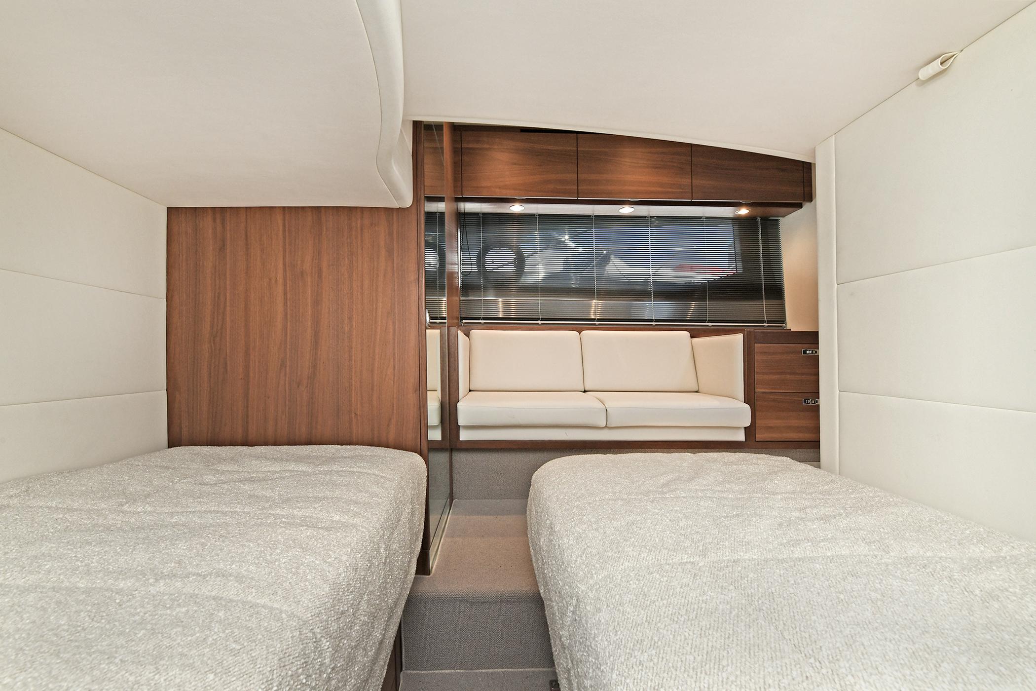 Princess 40 Eastern Shearwater - Guest Stateroom With Side By Side Beds
