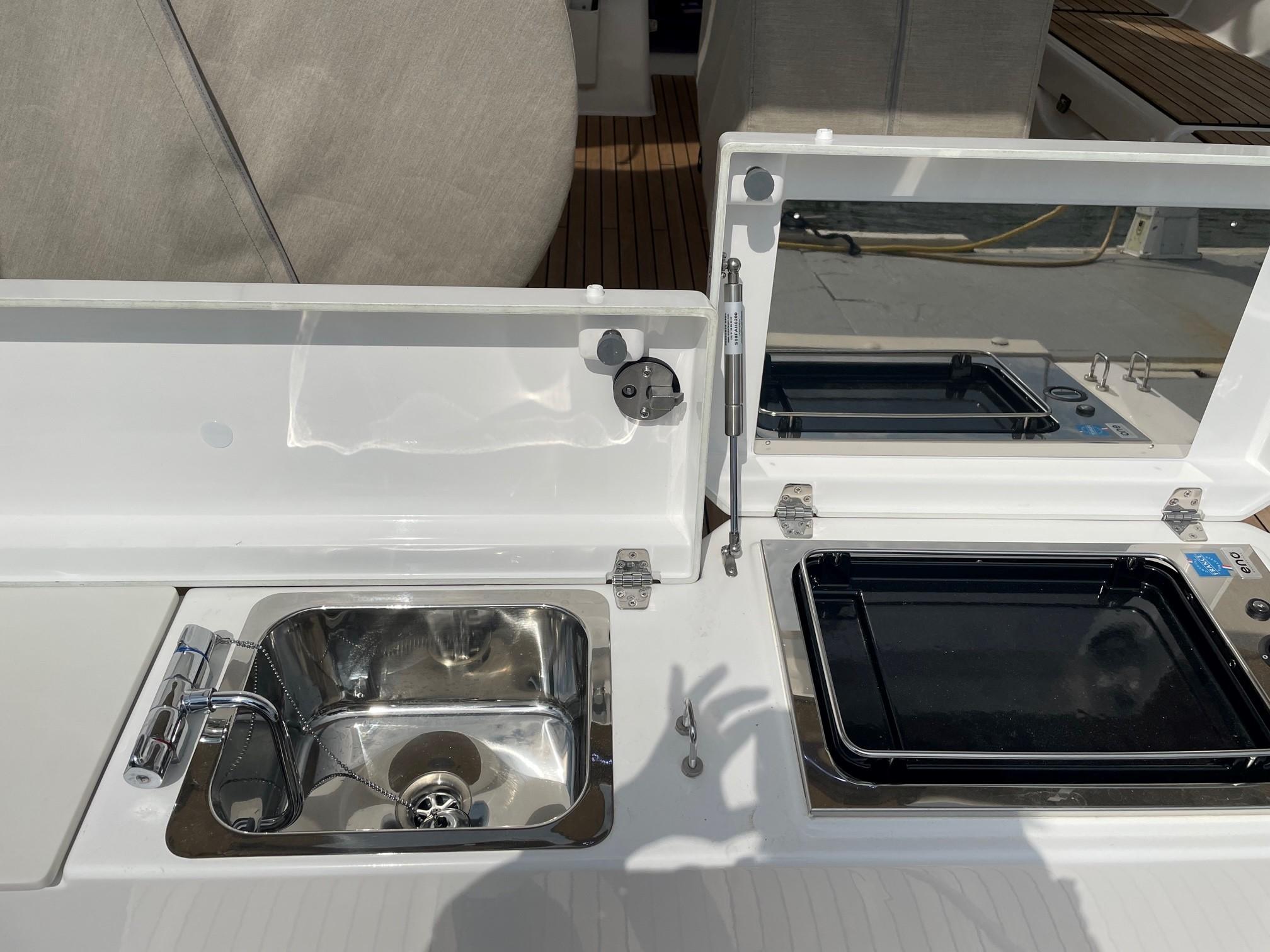 Grill and sink on stern