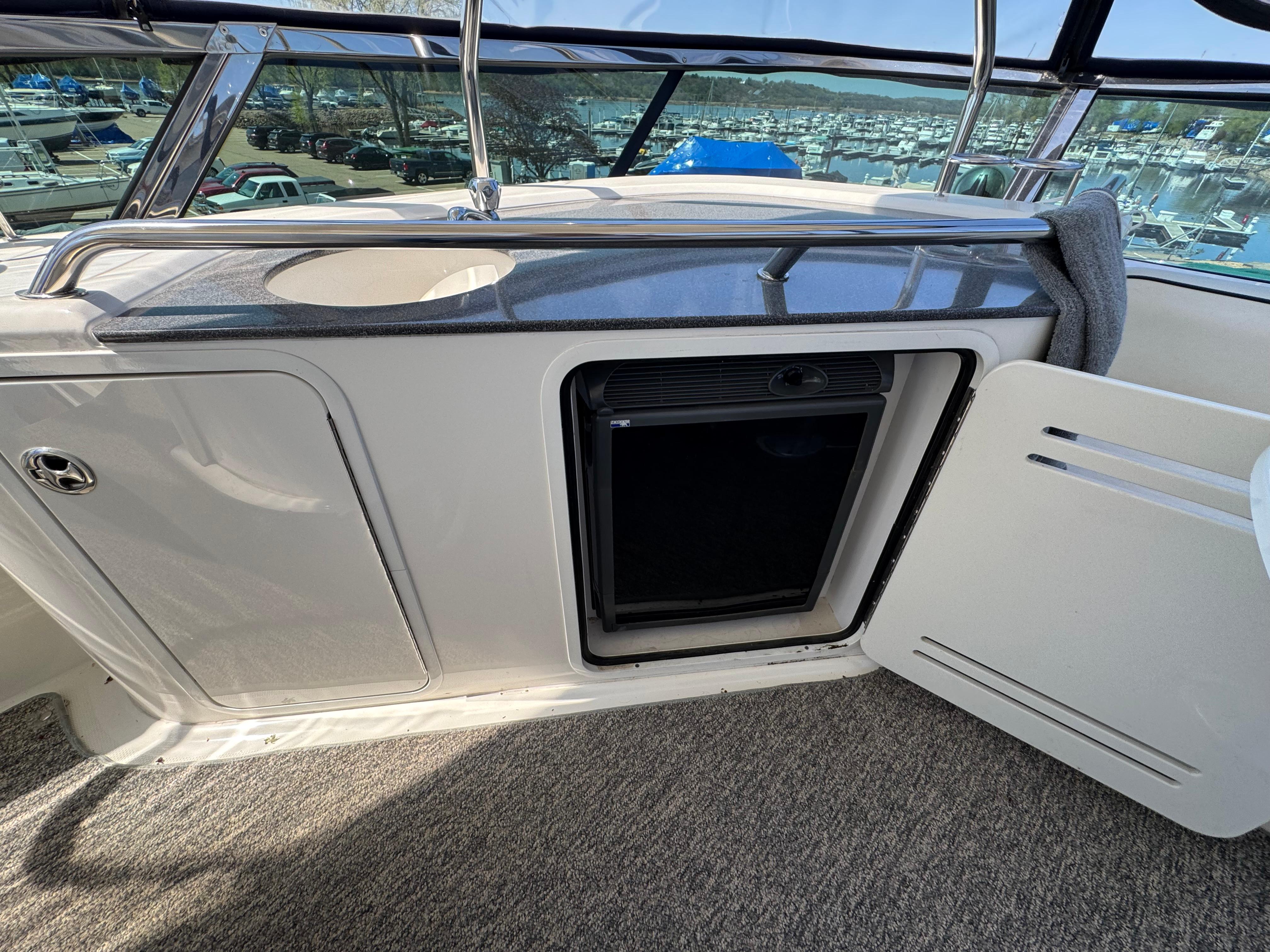 2005-sea-ray-500-sedan-bridge-fresh-water-power-9567672-20250505111104022-1_XLARGE