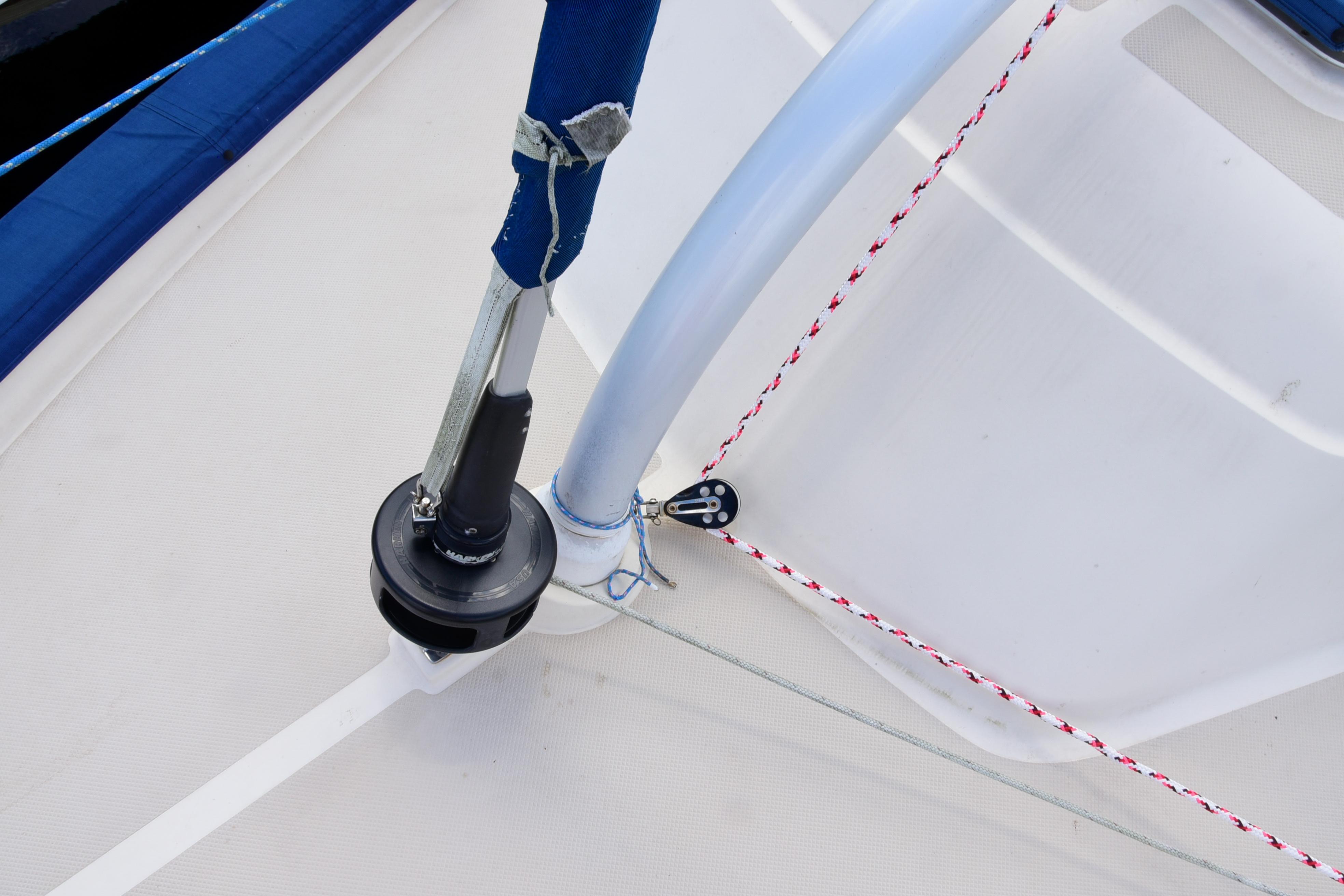 HOYT BOOM FOR STAYSAIL