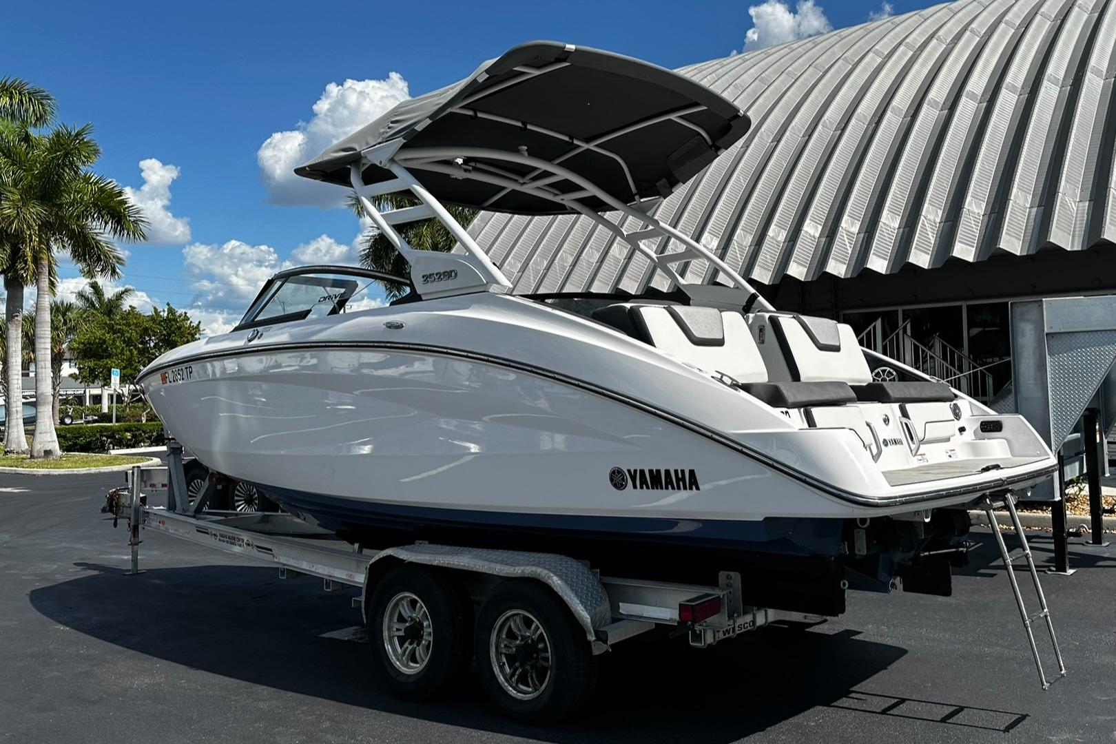 2023 Yamaha Boats
						252SD-5