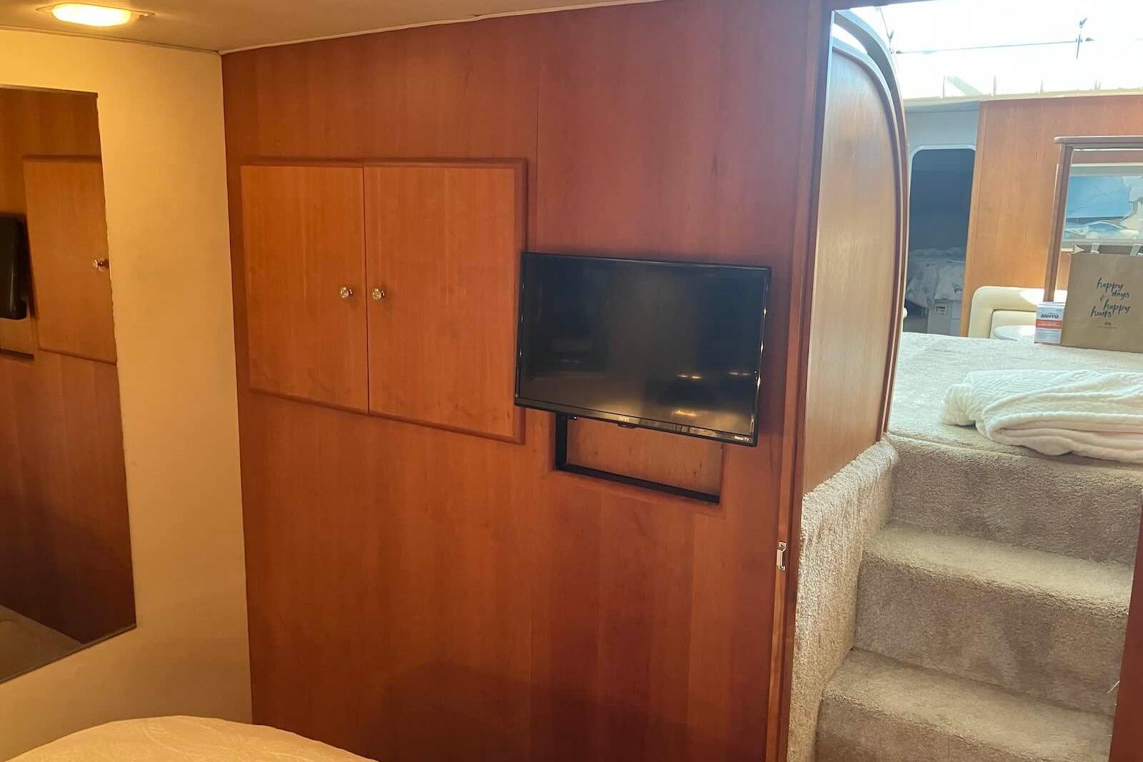 NC 10349 RC Knot 10 Yacht Sales NC 10349 RC Knot 10 Yacht Sales