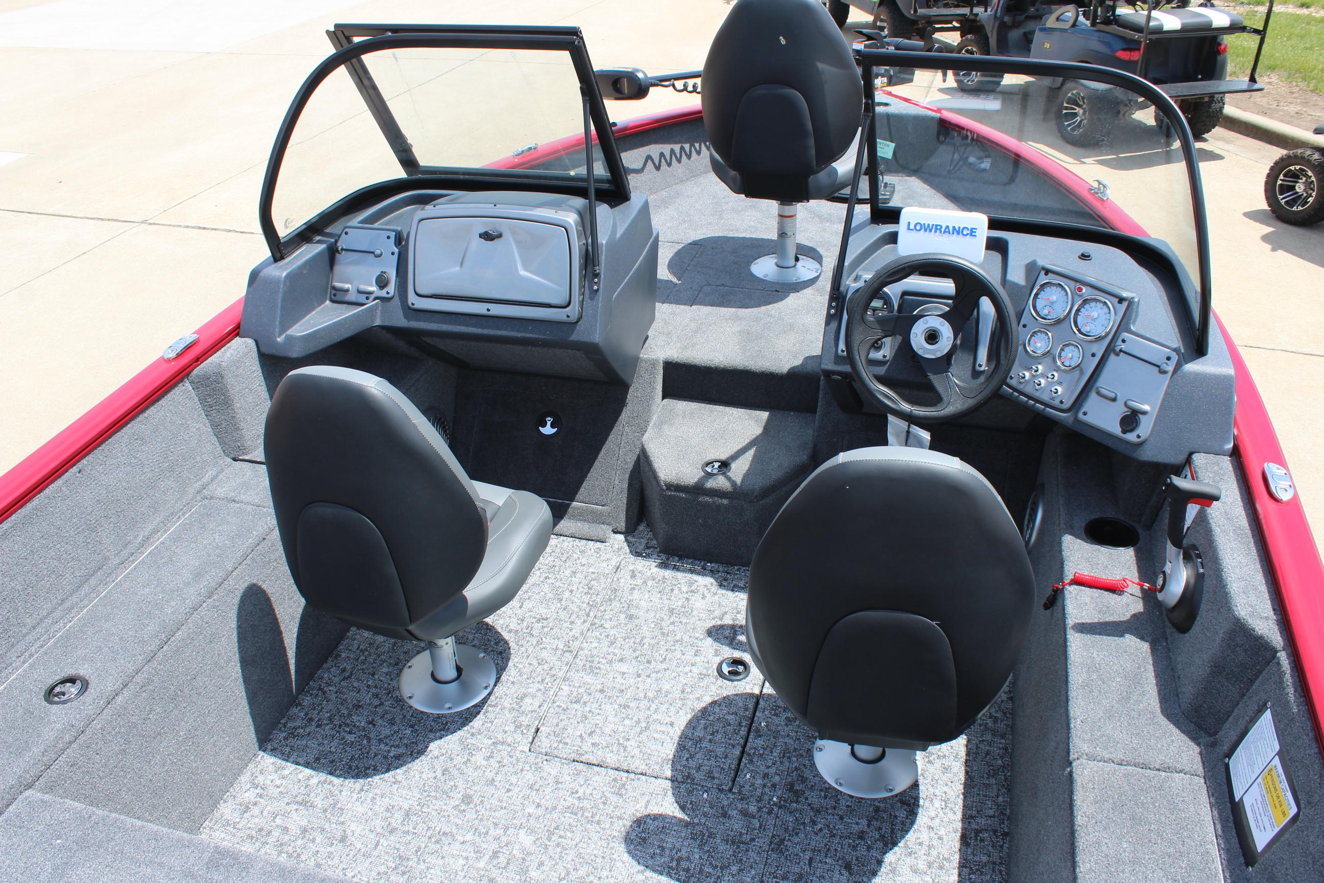 2025 Tracker Pro Guide V-175 Combo boat interior with seating and control panel.
