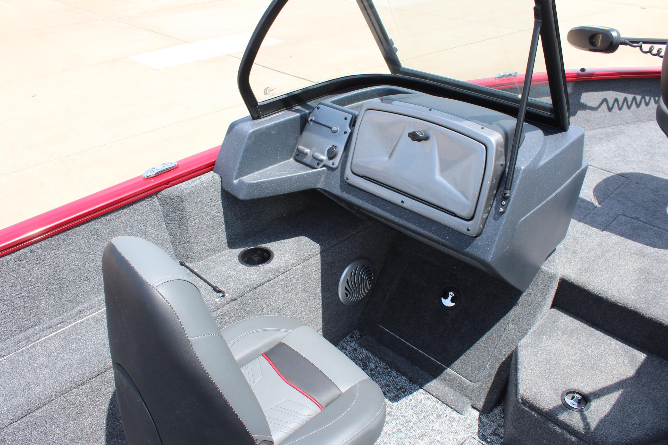 2025 Tracker Pro Guide V-175 Combo boat interior with gray seating and dashboard.