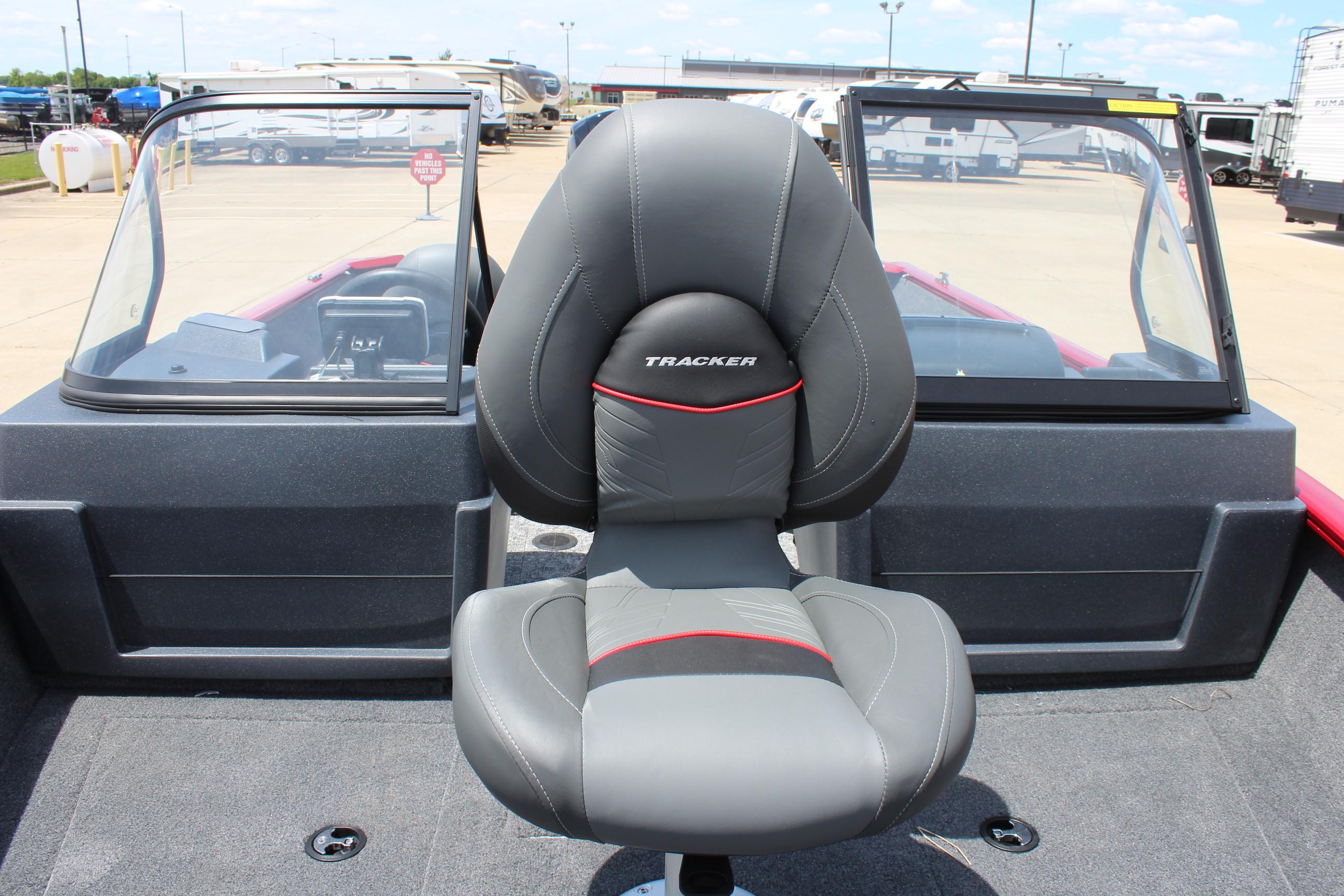 2025 Tracker Pro Guide V-175 Combo boat interior with a central seat.
