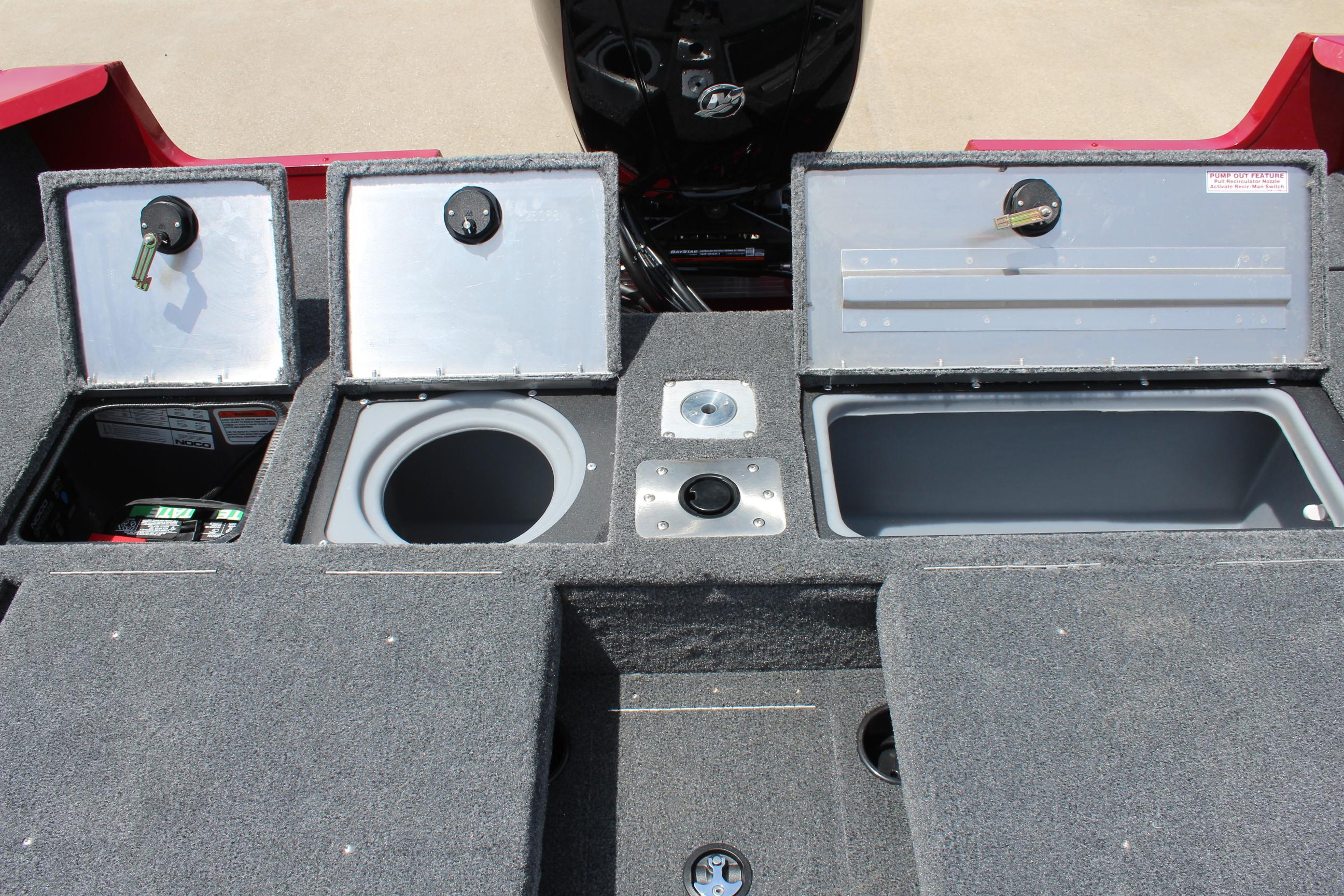 2025 Tracker Pro Guide V-175 Combo boat storage compartments and livewell.