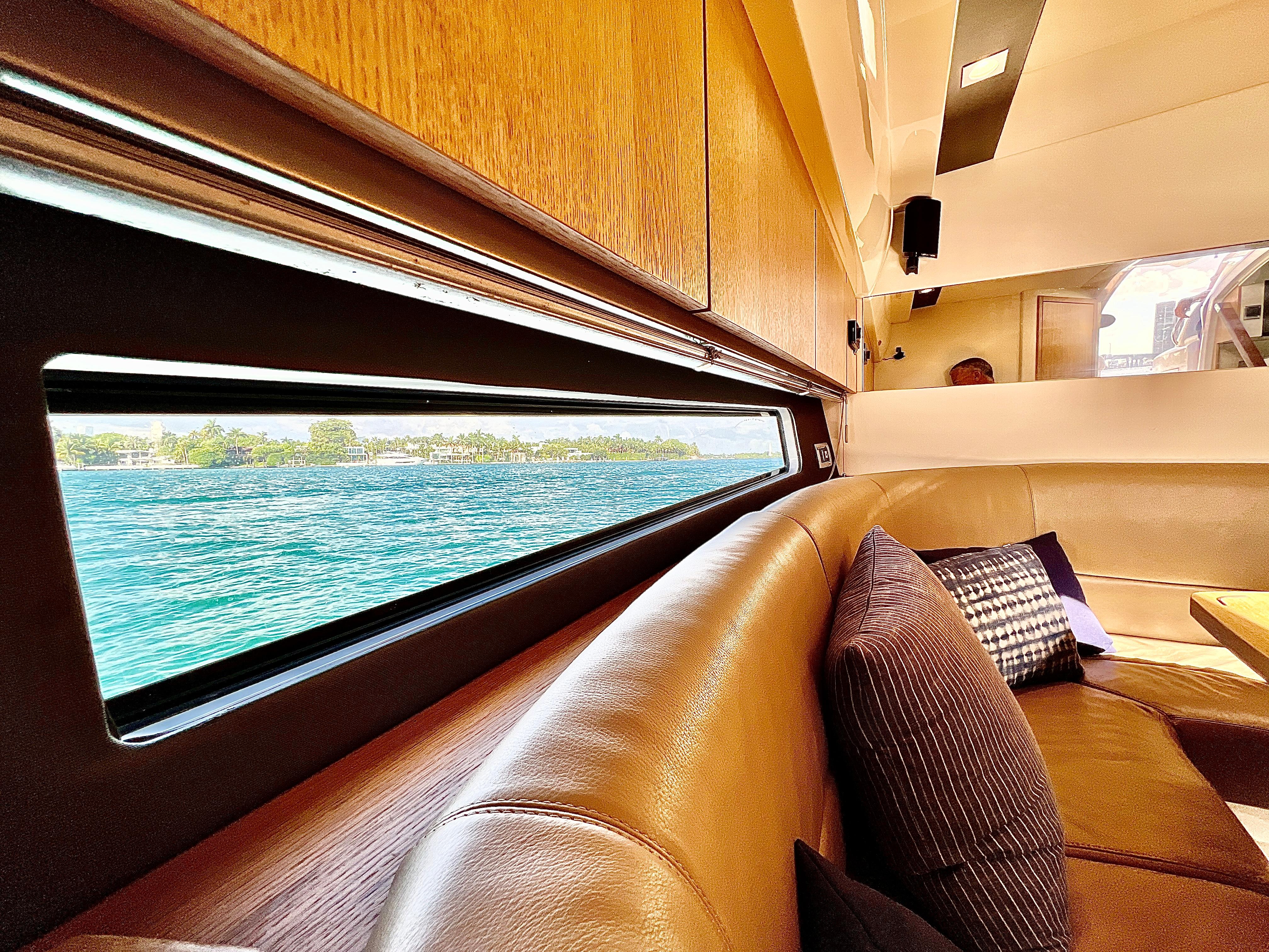 Fairline 38 NAOMI - Cabin